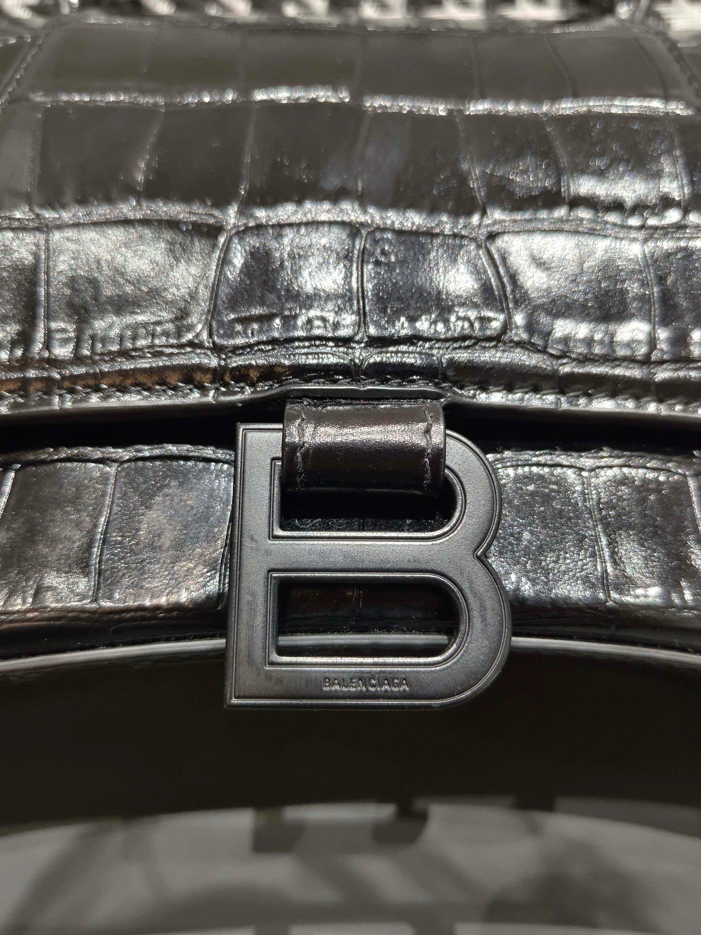 Balenciaga - Hourglass Bag - Calfskin leather with crocodile embossing - Black - (small)