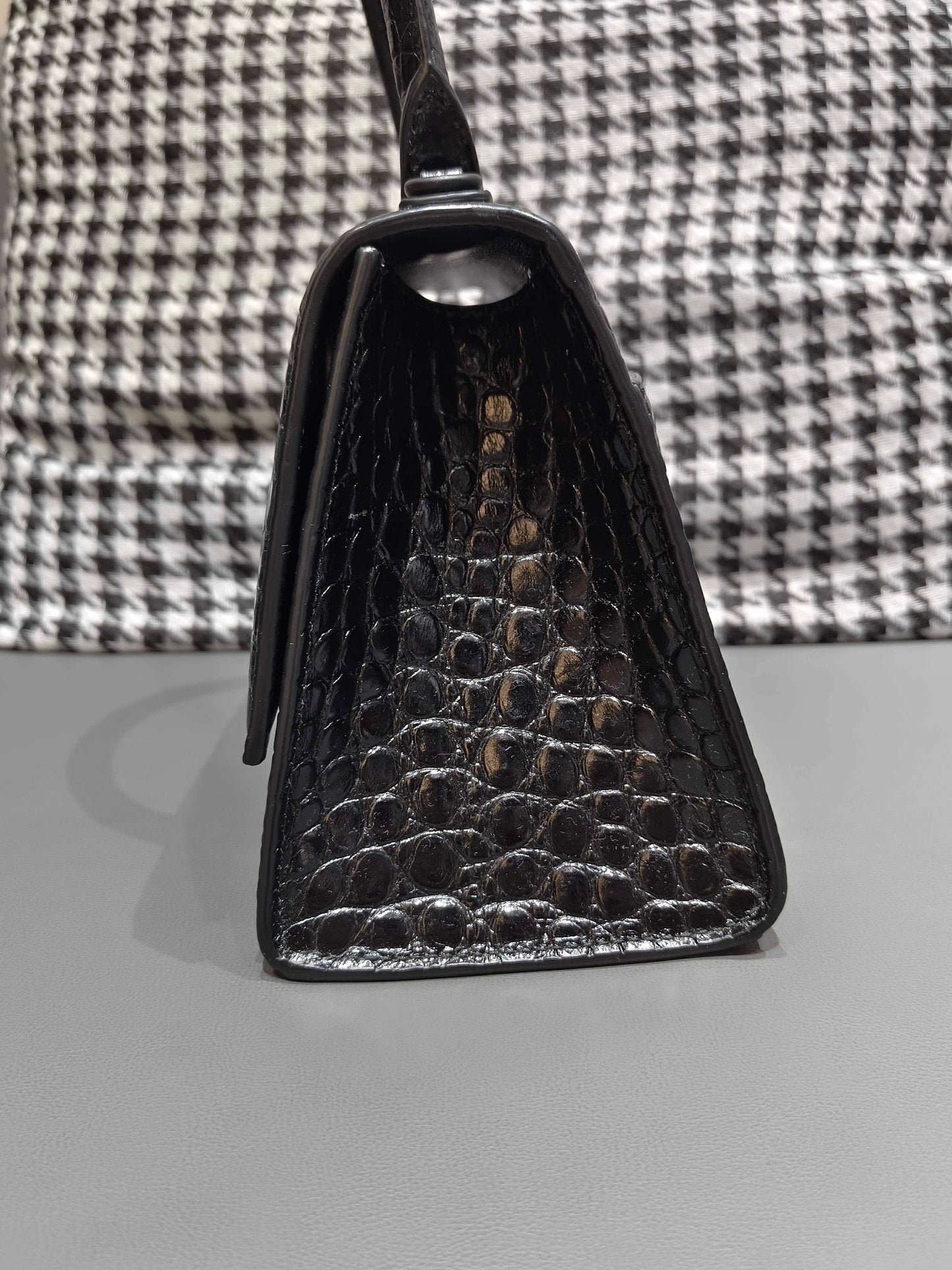 Balenciaga - Hourglass Bag - Calfskin leather with crocodile embossing - Black - (small)