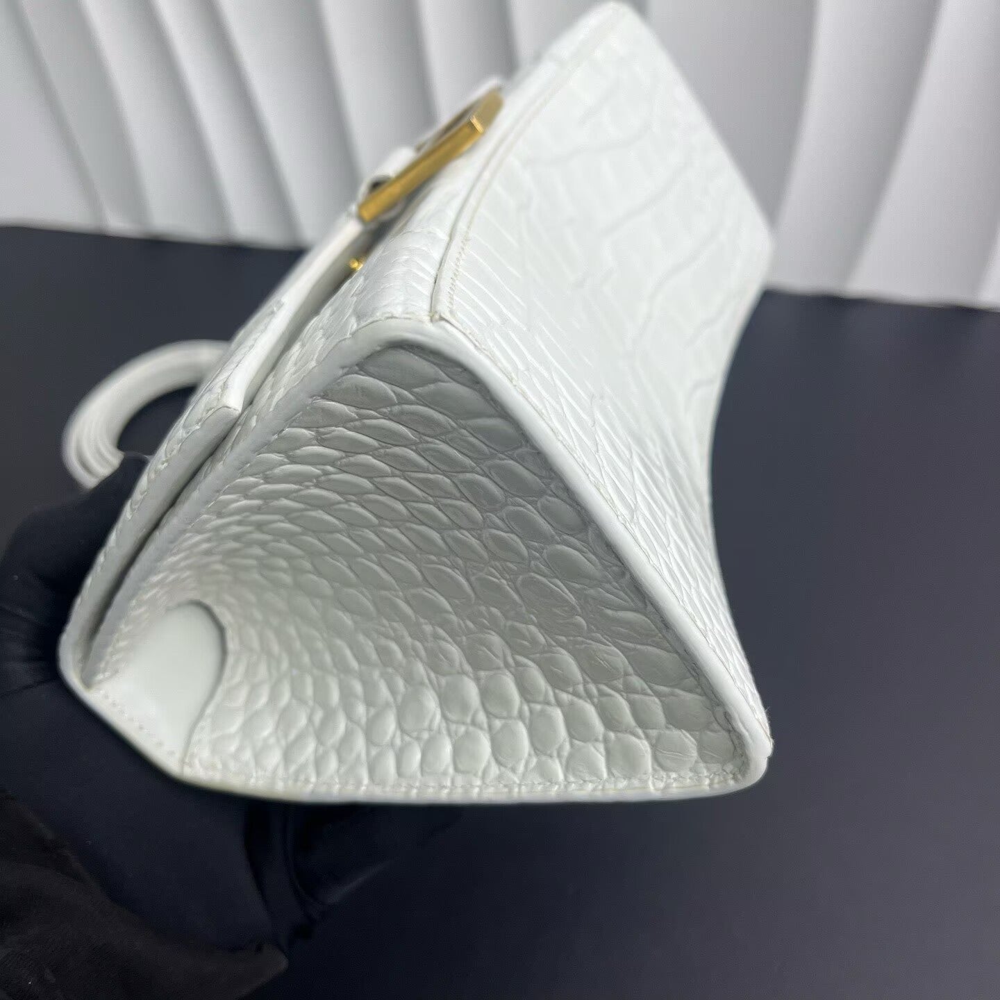 Balenciaga - Hourglass - Calfskin leather - White with Gold-Tone Hardware - (small)