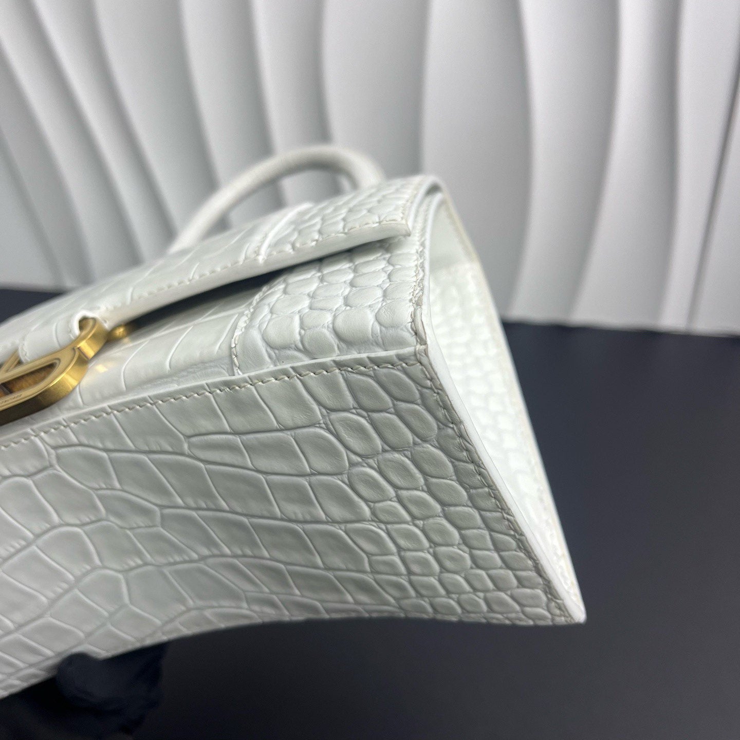 Balenciaga - Hourglass - Calfskin leather - White with Gold-Tone Hardware - (small)