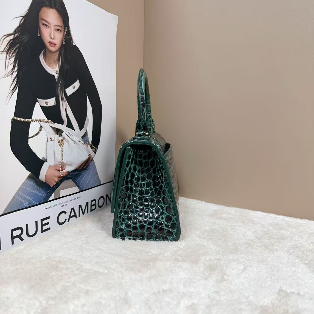 Balenciaga - Hourglass - Calfskin leather with crocodile embossing - Green with black detailing - (mini)