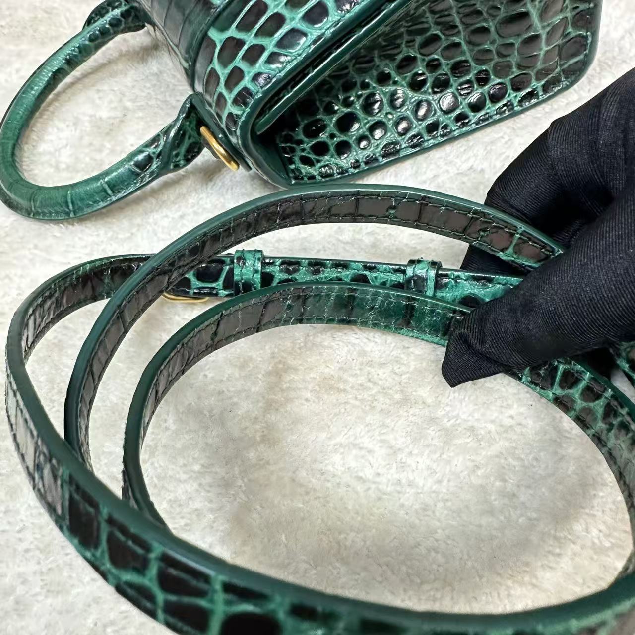 Balenciaga - Hourglass - Calfskin leather with crocodile embossing - Green with black detailing - (mini)