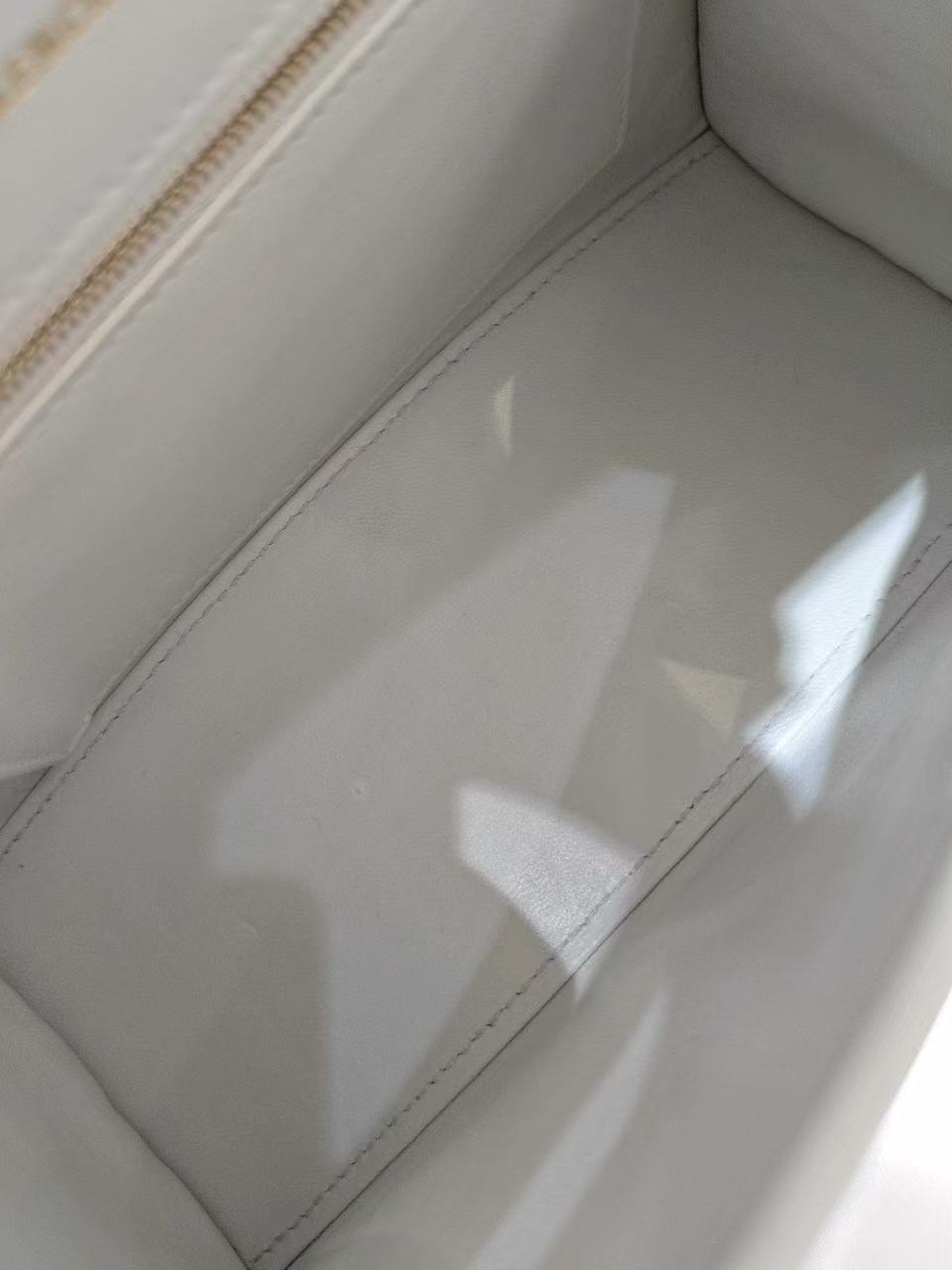 Balenciaga - Hourglass - Crocodile-embossed cowhide leather - White with Gold-Tone Hardware - (Small)