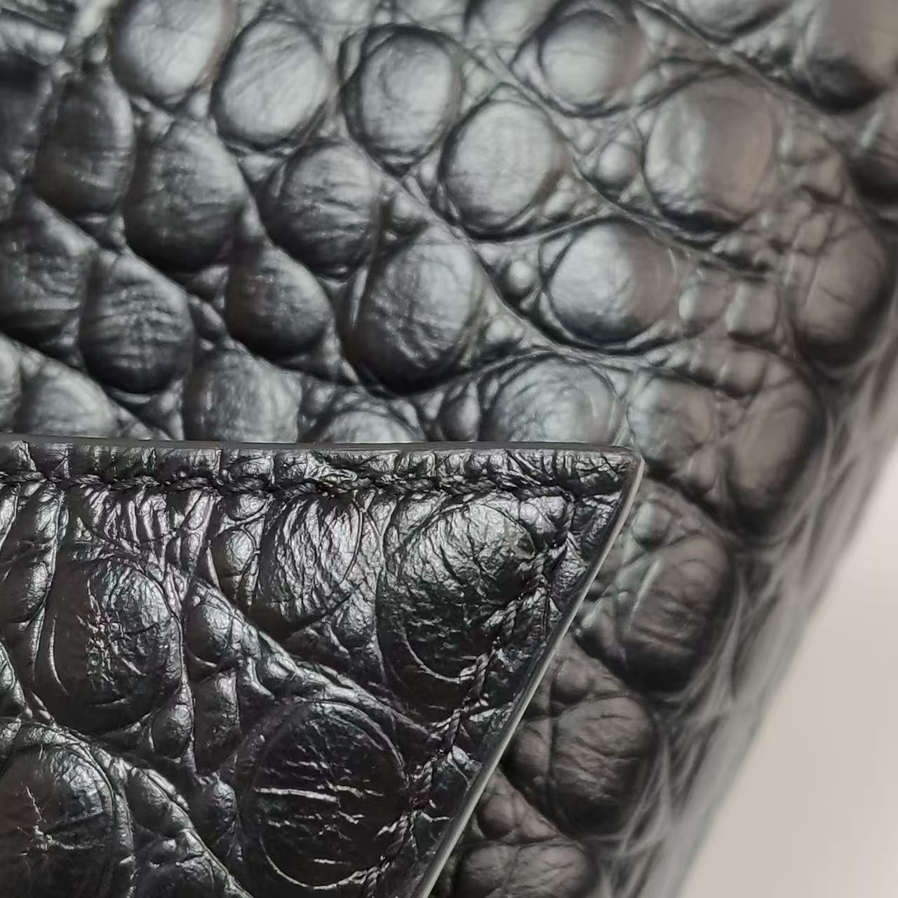 Balenciaga - Hourglass - Crocodile embossed leather - Black - (Medium)