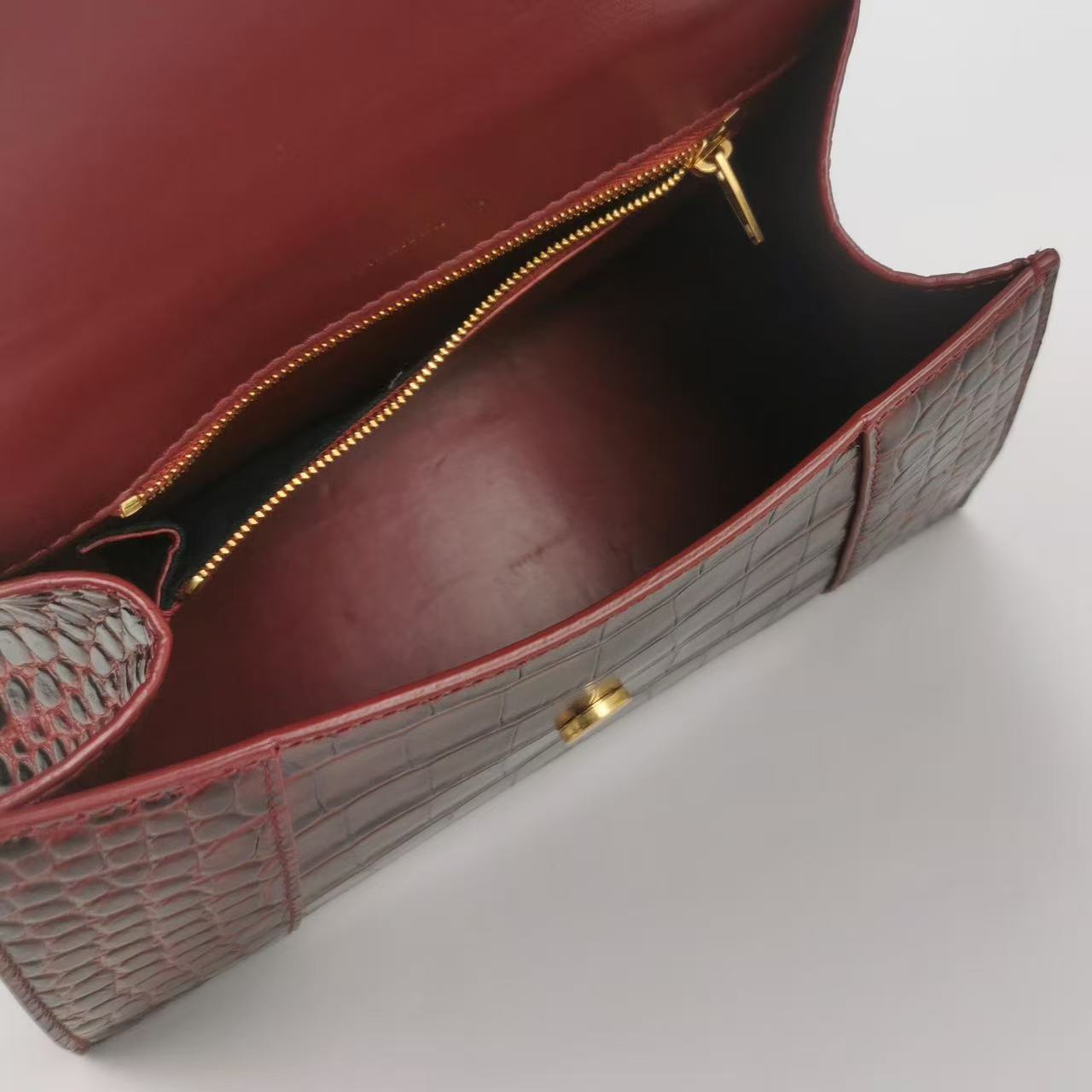 Balenciaga - Hourglass - Crocodile-embossed leather - Burgundy with Gold-Tone Hardware - (Small)