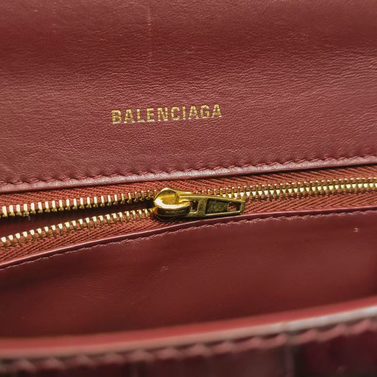 Balenciaga - Hourglass - Crocodile-embossed leather - Burgundy with Gold-Tone Hardware - (Small)