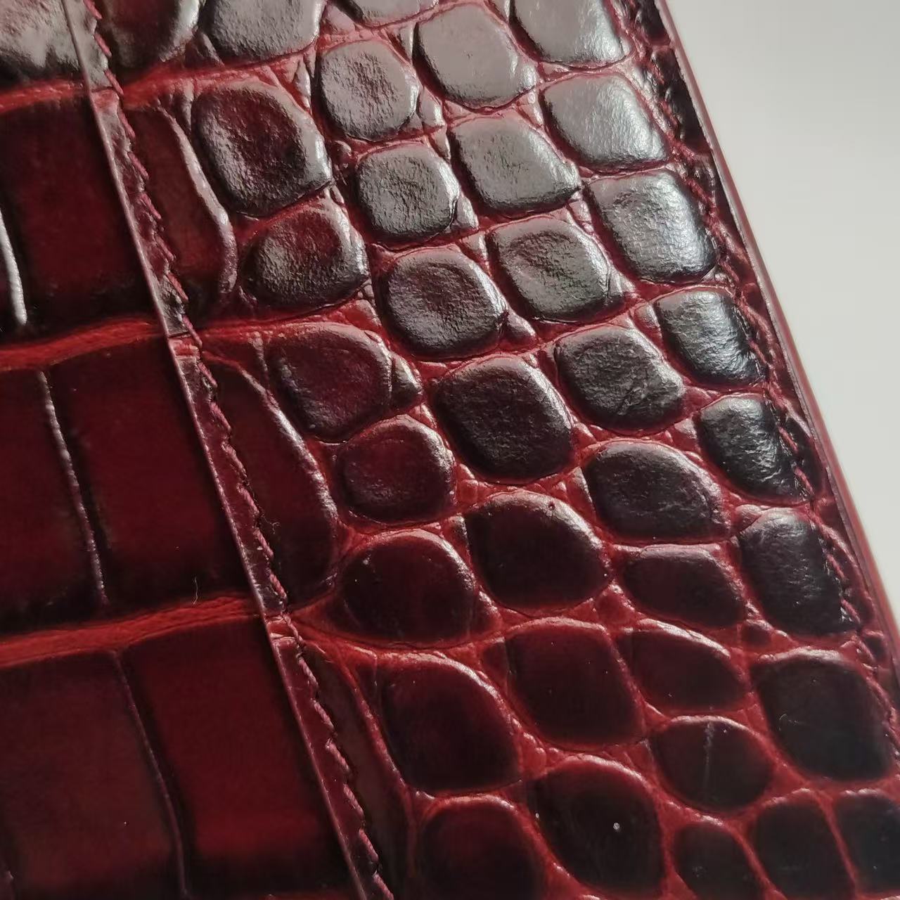 Balenciaga - Hourglass - Crocodile-embossed leather - Burgundy with Gold-Tone Hardware - (Small)