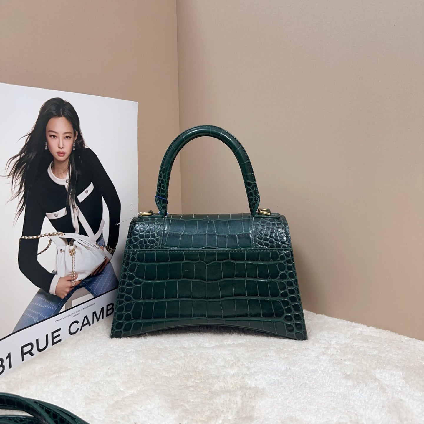 Balenciaga - Hourglass - Embossed calfskin leather with crocodile effect - Emerald Green with Gold-Tone Hardware - (Small)