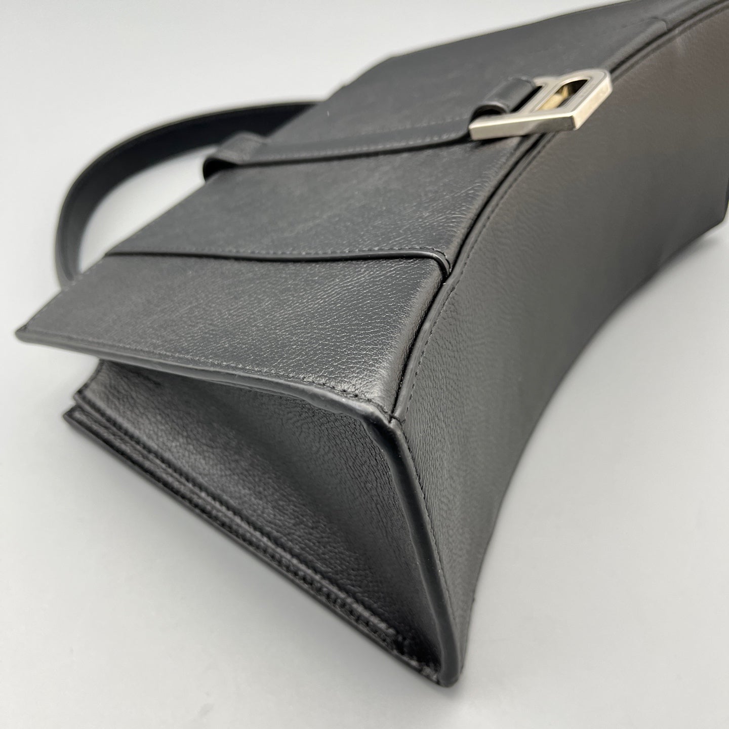 Balenciaga - Hourglass - Grained leather - Black - (small)