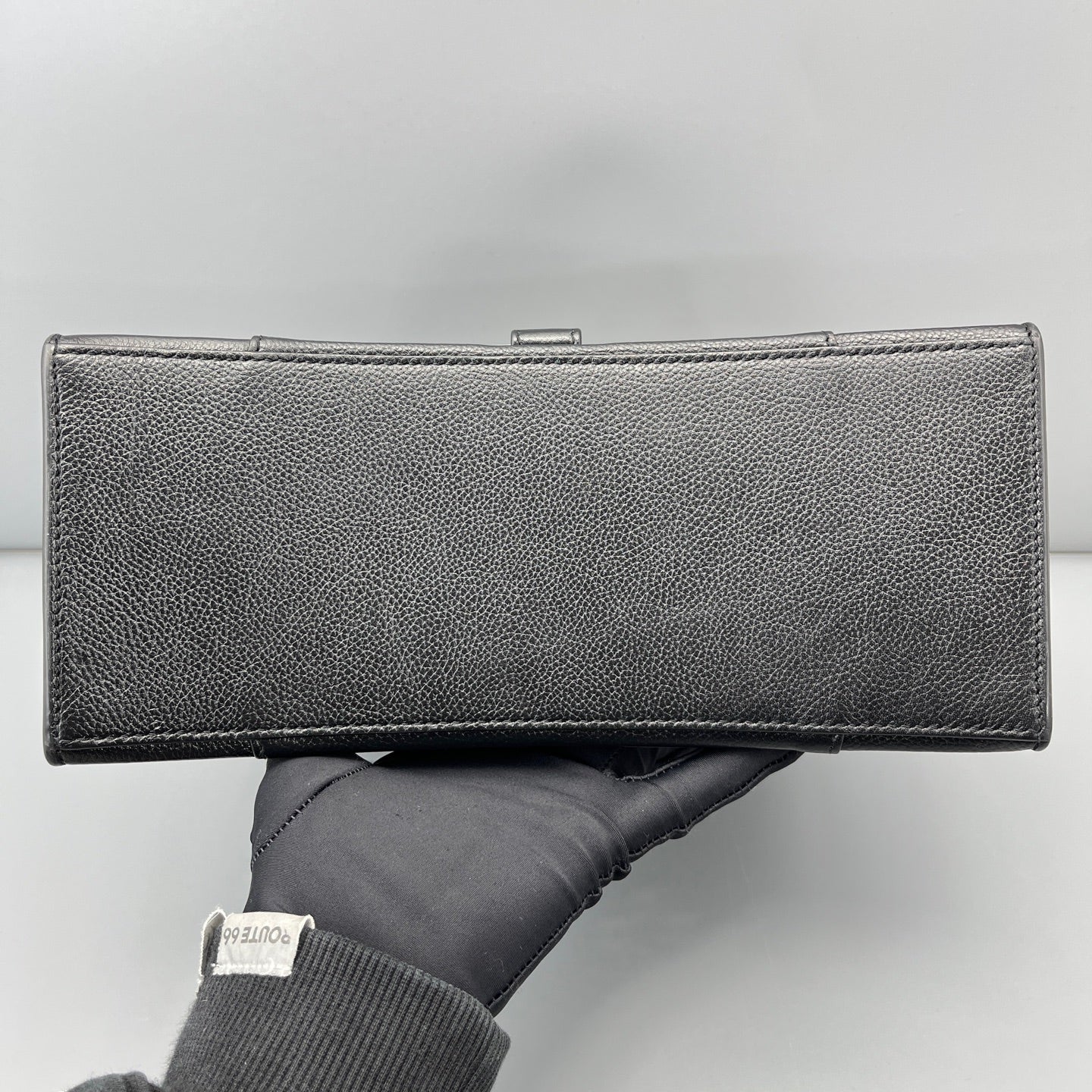 Balenciaga - Hourglass - Grained leather - Black - (small)