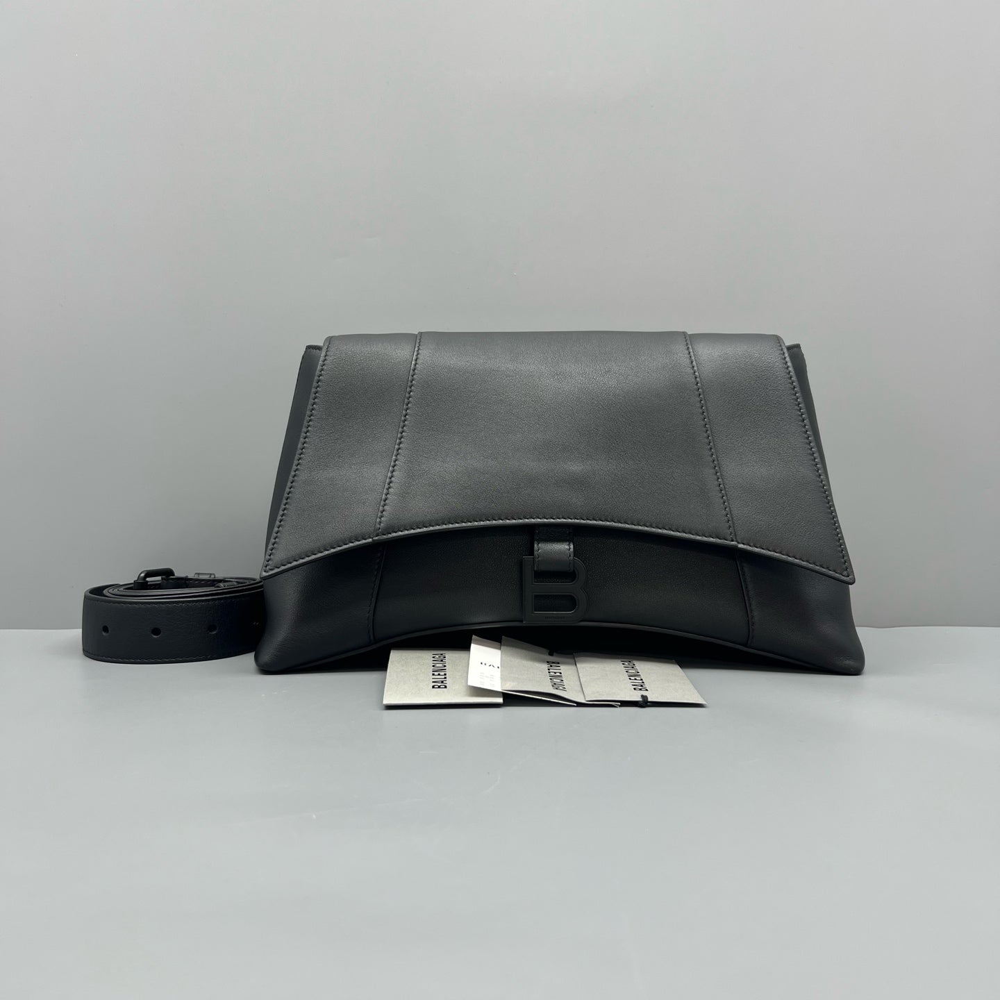 Balenciaga - Hourglass - Leather - Black - (medium)