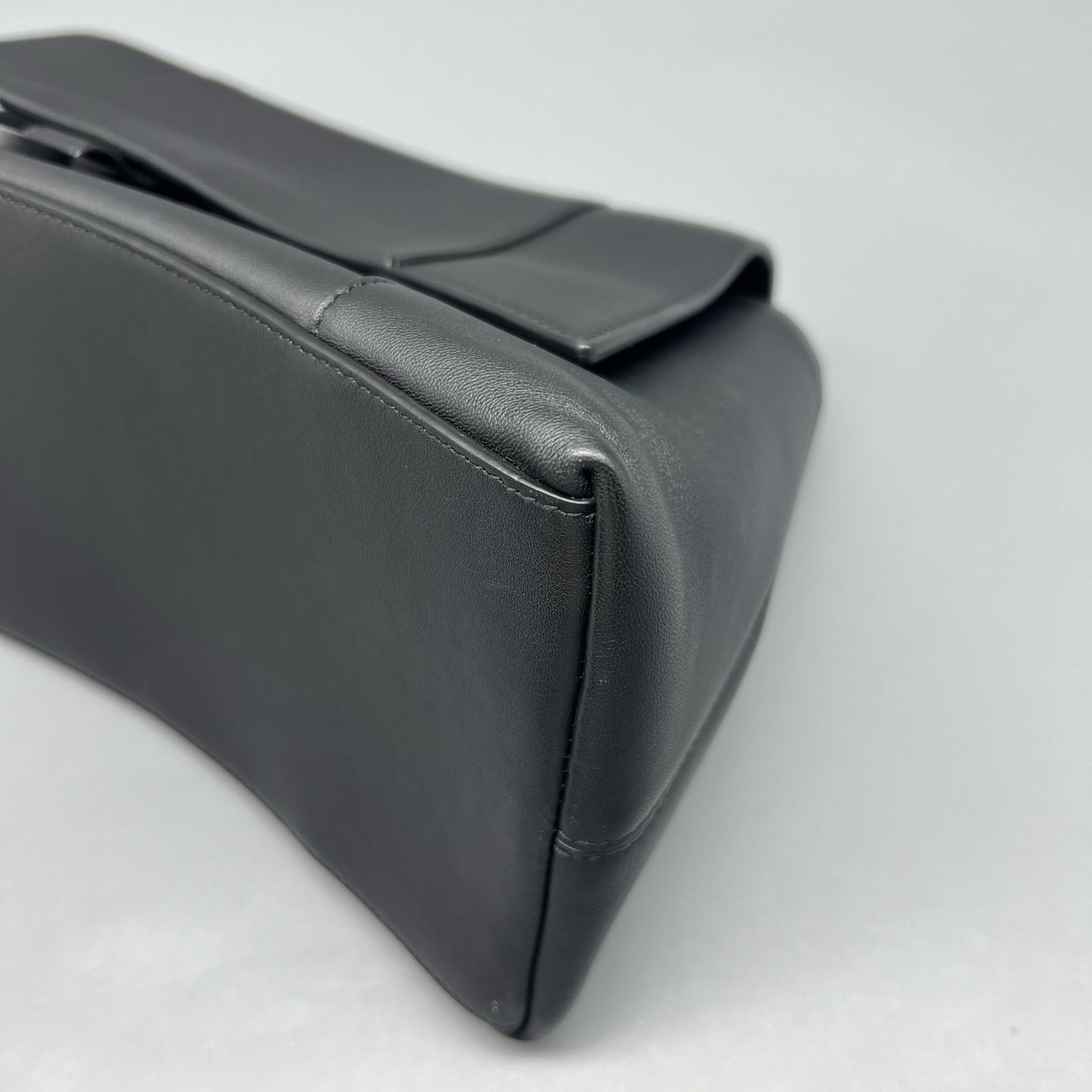 Balenciaga - Hourglass - Leather - Black - (medium)