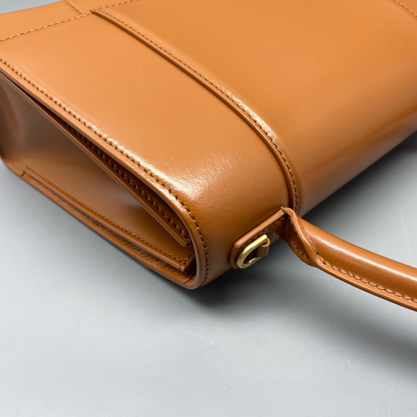 Balenciaga - Hourglass - Leather - Camel - (medium)