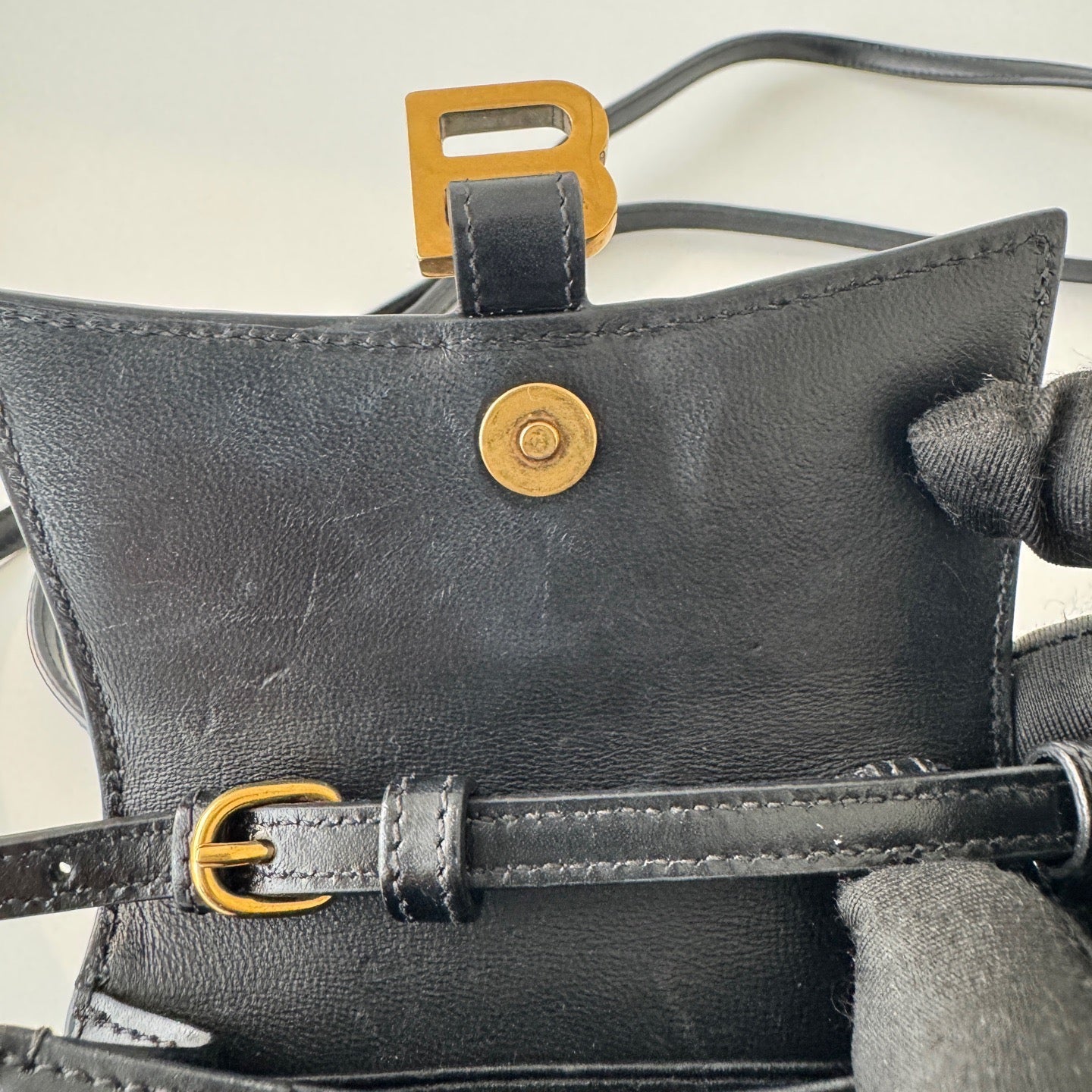 Balenciaga - Hourglass Mini - Smooth calfskin leather - Black with Aged Gold-Tone Hardware - (mini)