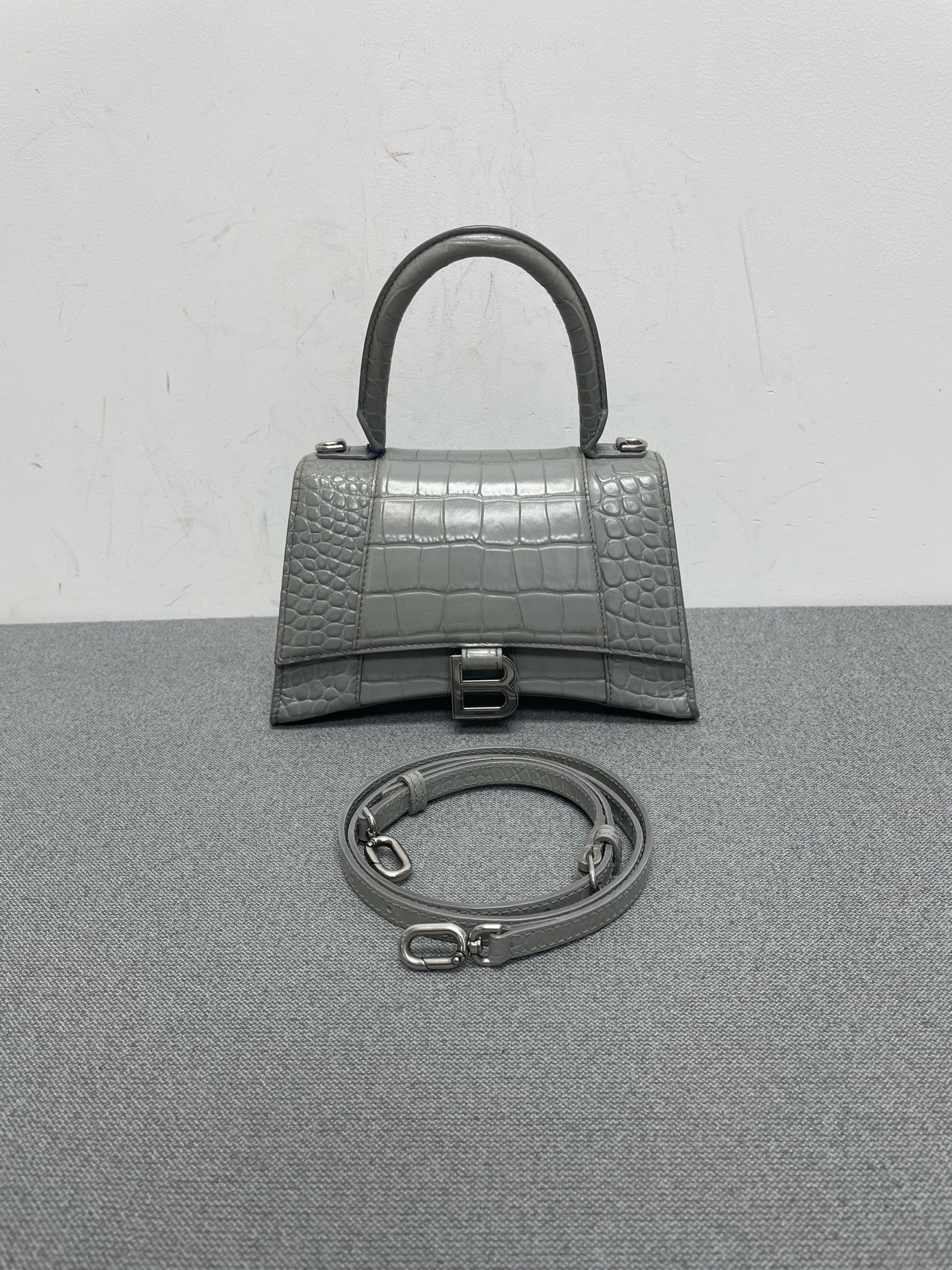Balenciaga - Hourglass - Patent leather - Grey - (small)