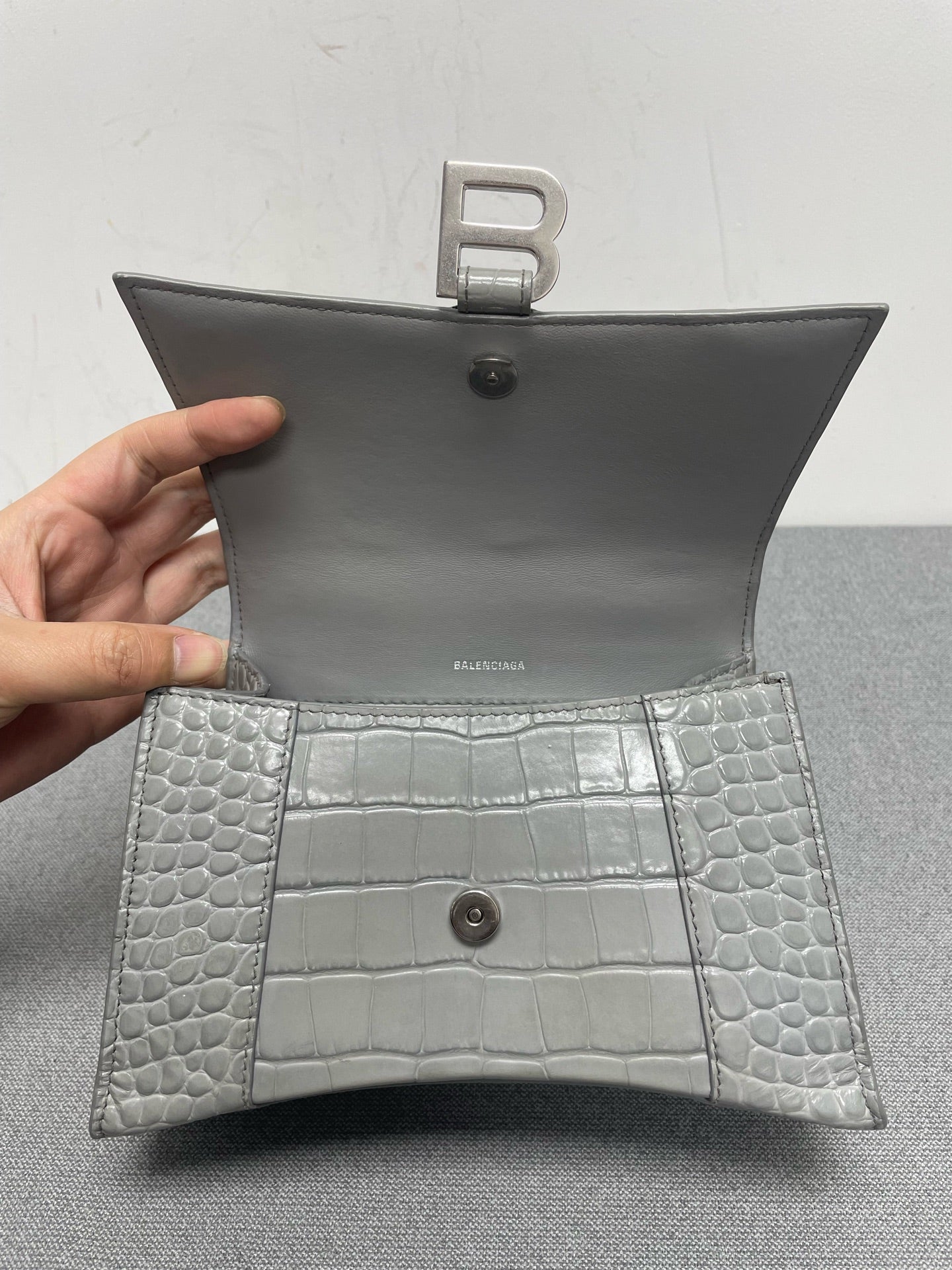 Balenciaga - Hourglass - Patent leather - Grey - (small)