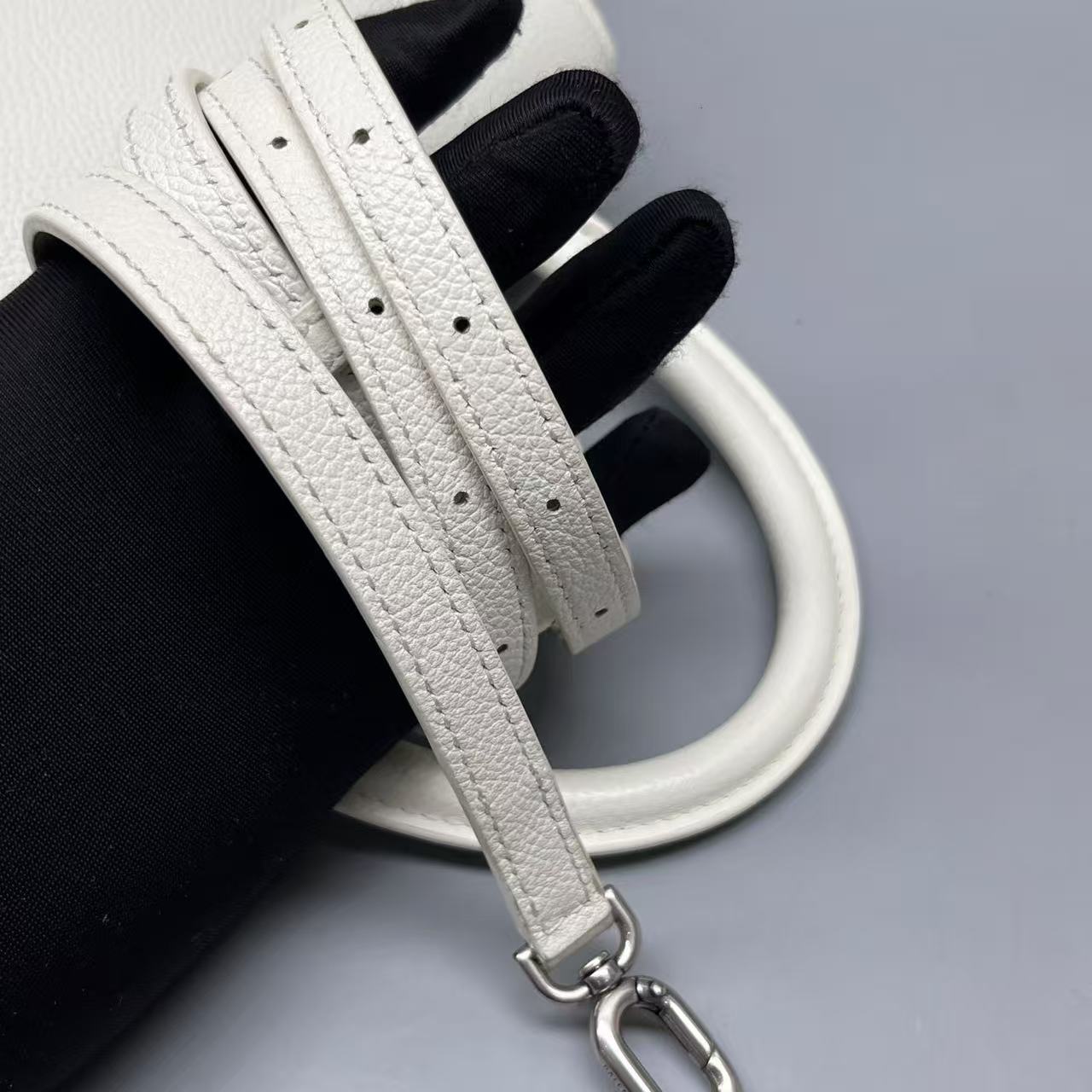 Balenciaga - Hourglass - Pebble-grain leather - White - (Small)