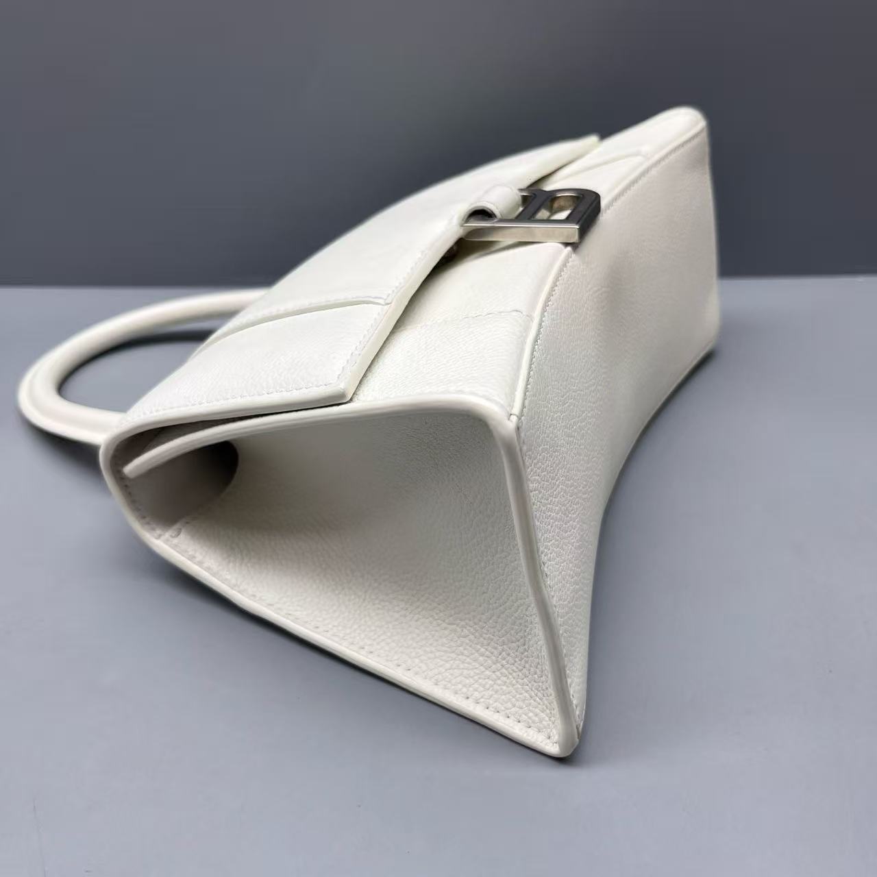 Balenciaga - Hourglass - Pebble-grain leather - White - (Small)