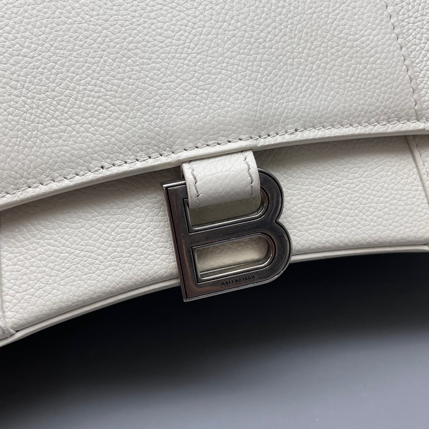 Balenciaga - Hourglass - Pebbled leather - White - (Small)