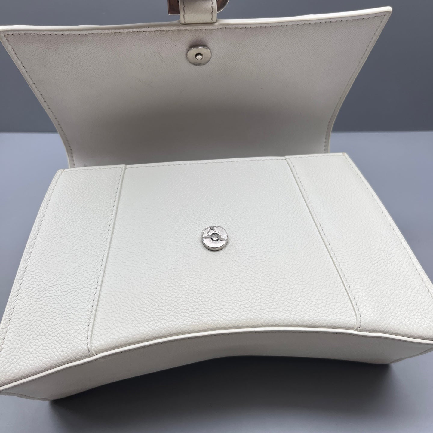 Balenciaga - Hourglass - Pebbled leather - White - (Small)