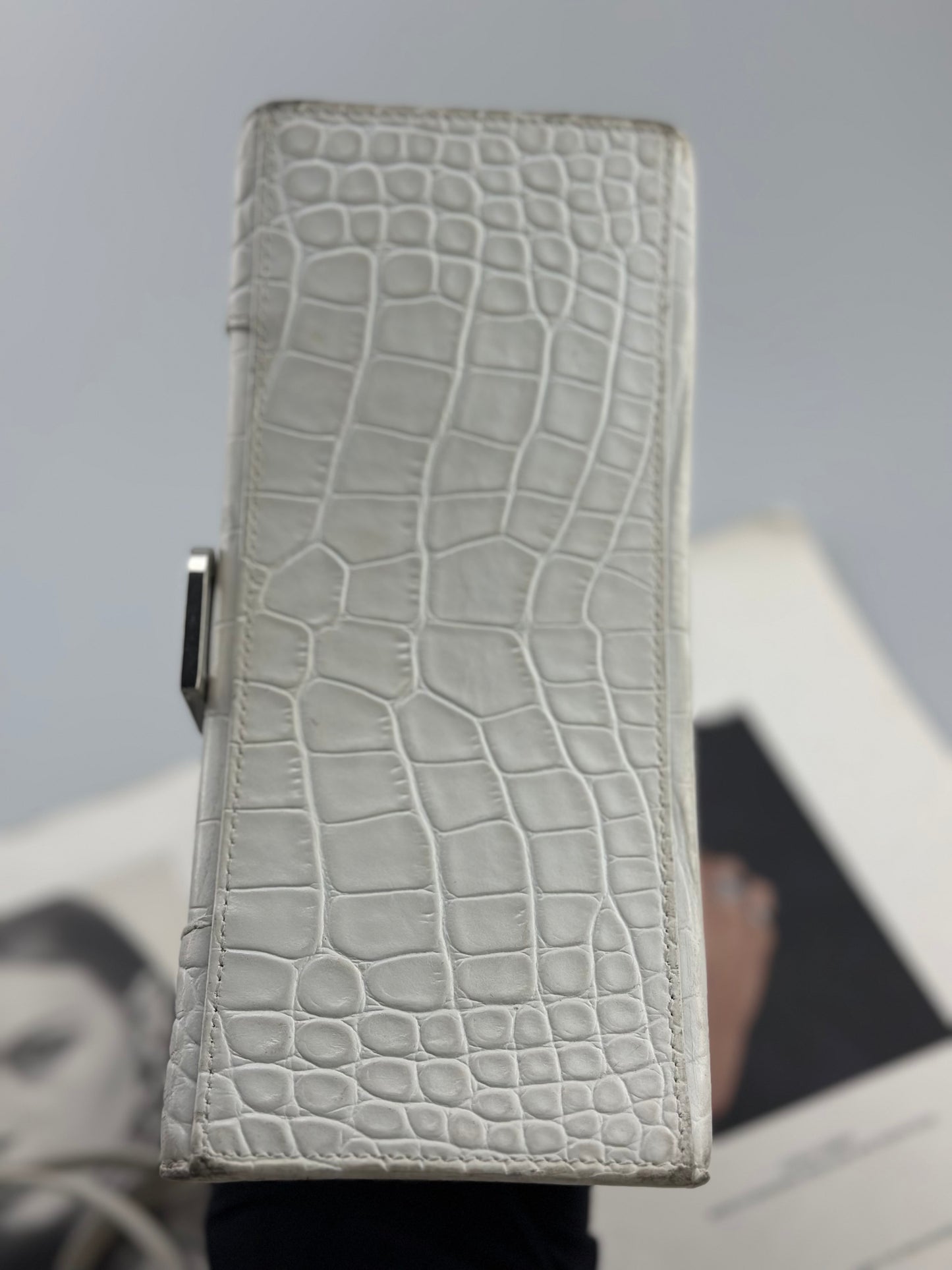 Balenciaga - Hourglass S - Leather with crocodile embossing - White - (small)