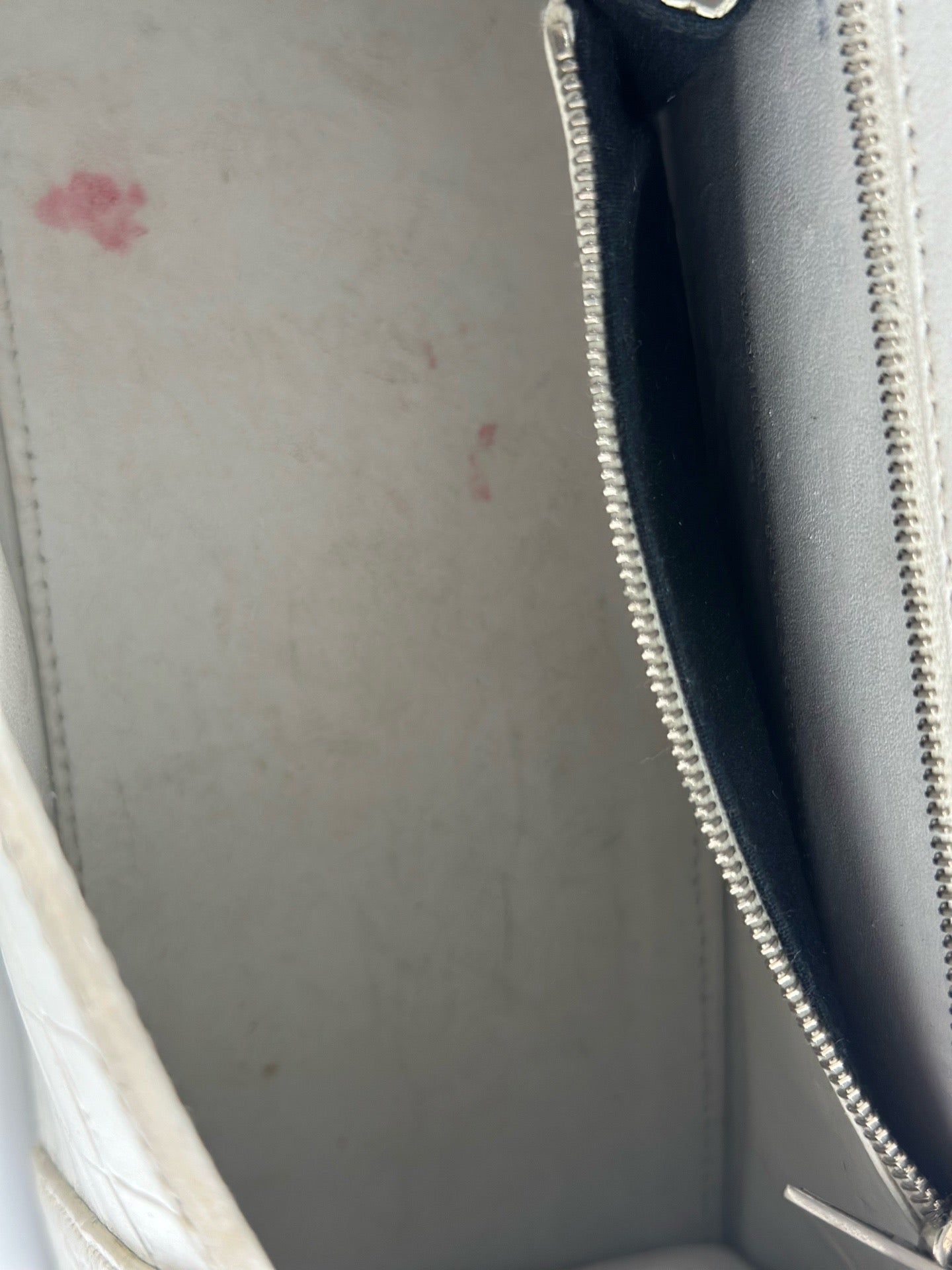 Balenciaga - Hourglass S - Leather with crocodile embossing - White - (small)