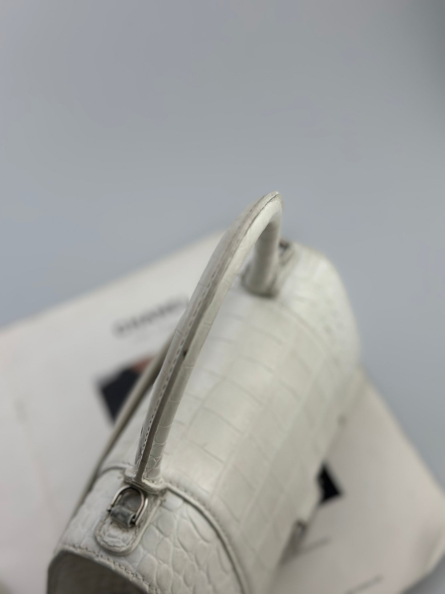 Balenciaga - Hourglass S - Leather with crocodile embossing - White - (small)