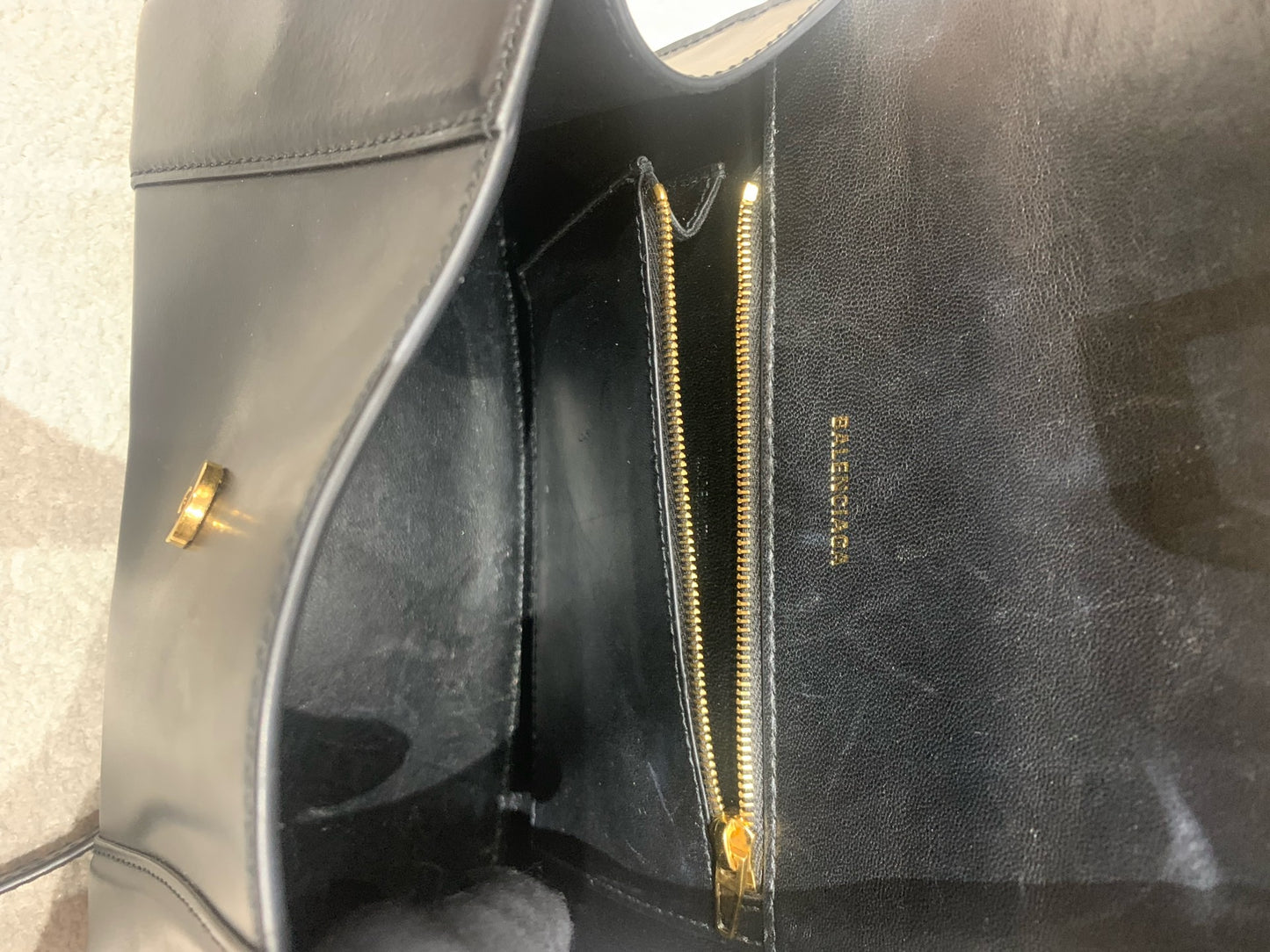 Balenciaga - Hourglass Small Top Handle Bag - Smooth calfskin leather - Black with Gold-Tone Hardware - (Small)