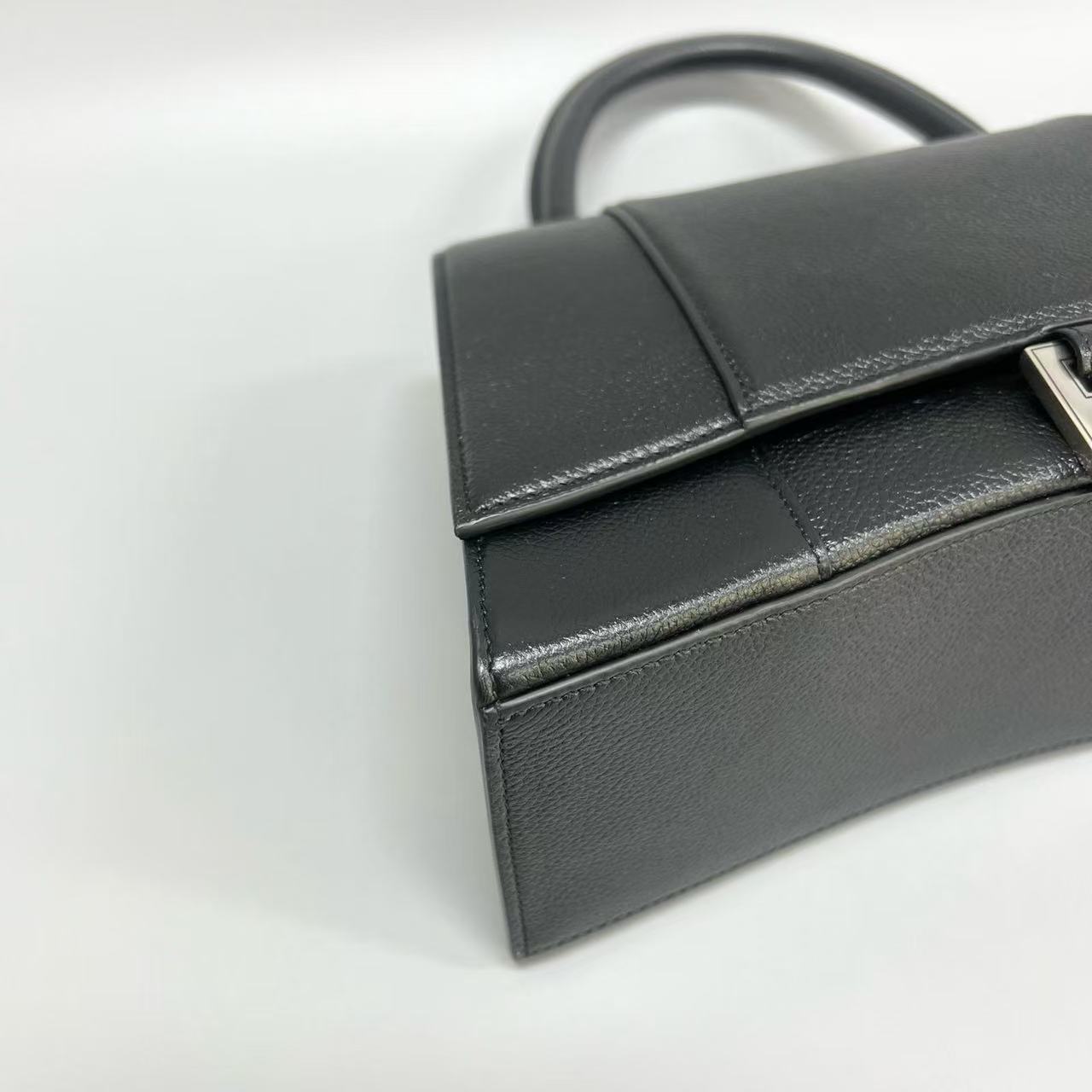Balenciaga - Hourglass Top Handle Bag - Grained calfskin leather - Black - (Medium)