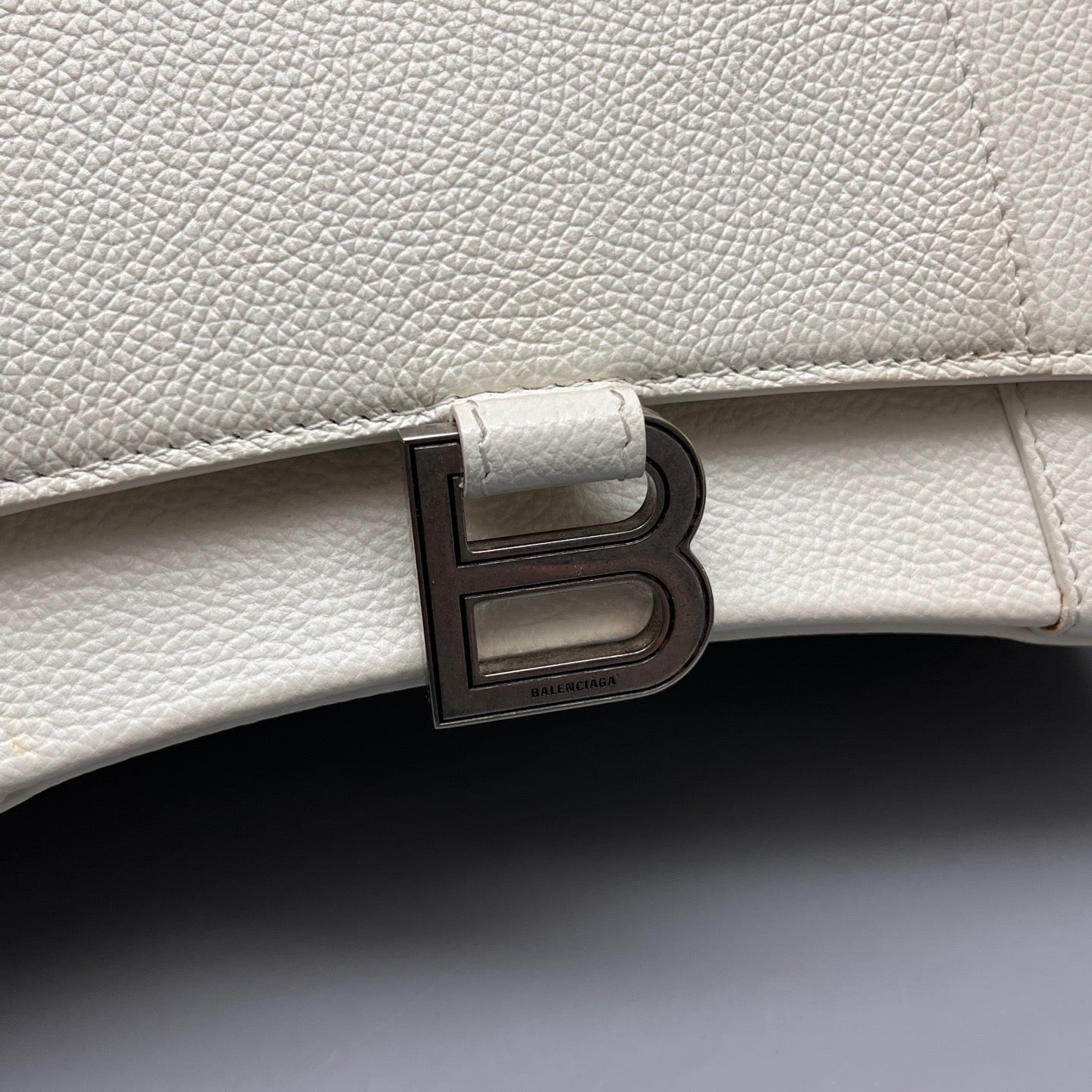 Balenciaga - Hourglass Top Handle Bag - Pebbled leather - White - (Small)