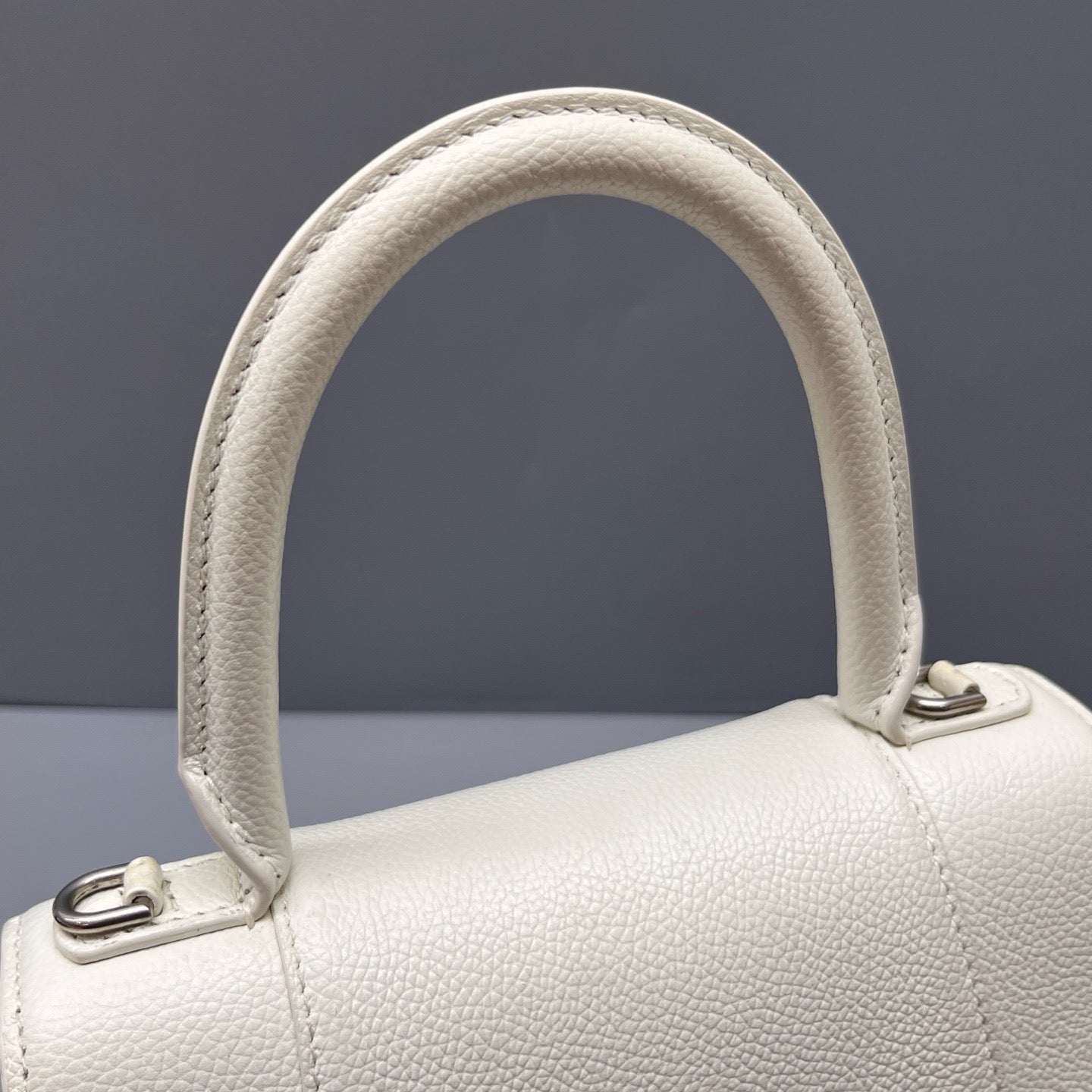 Balenciaga - Hourglass Top Handle Bag - Pebbled leather - White - (Small)