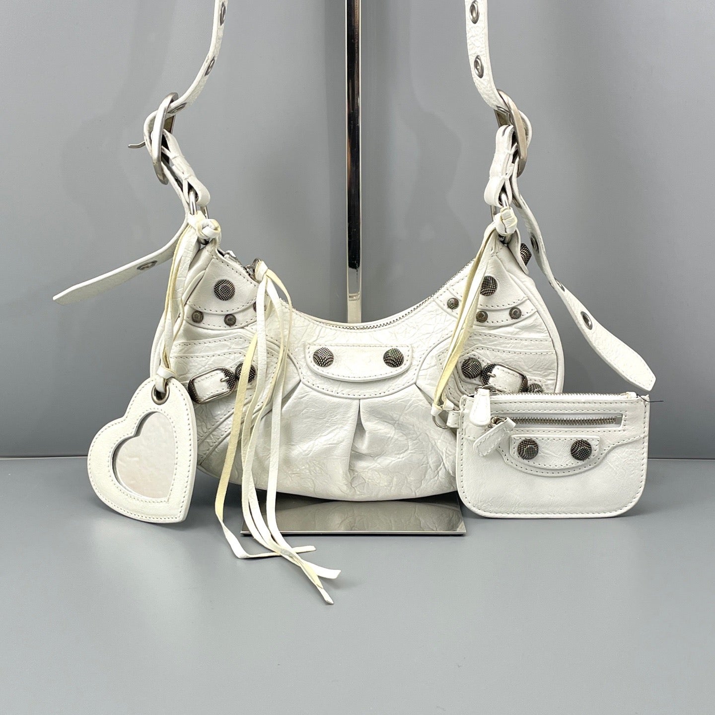 Balenciaga - Le Cagole XS Shoulder Bag - Distressed lambskin leather - White - (mini)