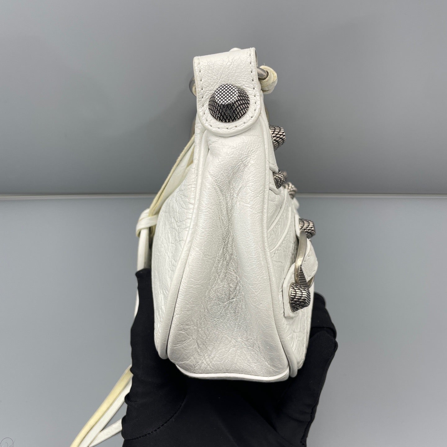 Balenciaga - Le Cagole XS Shoulder Bag - Distressed lambskin leather - White - (mini)