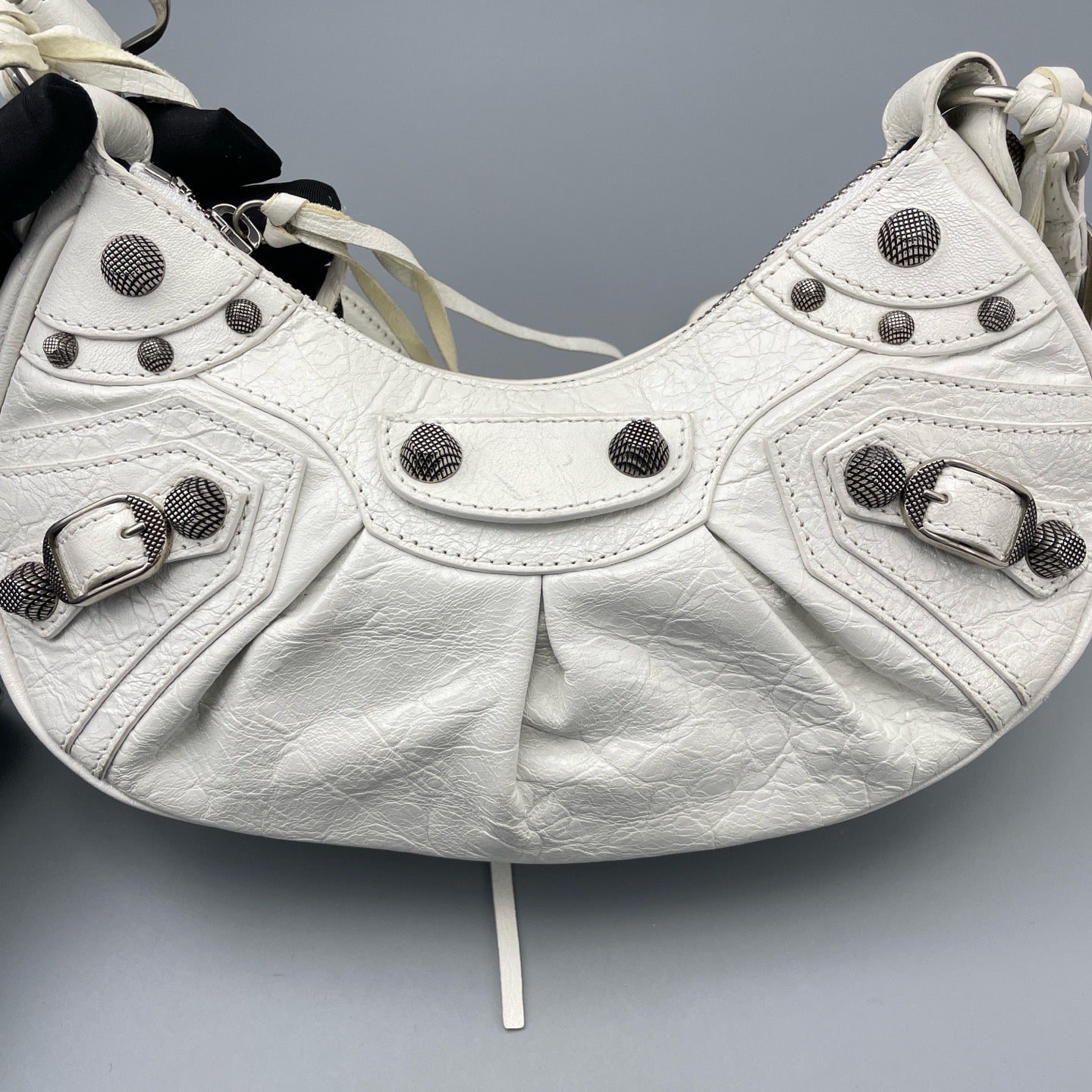 Balenciaga - Le Cagole XS Shoulder Bag - Distressed lambskin leather - White - (mini)