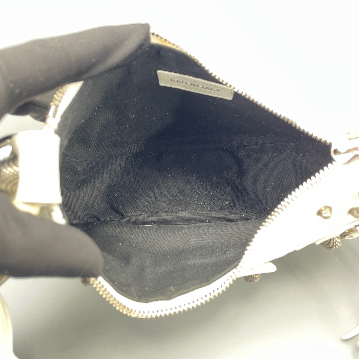 Balenciaga - Le Cagole XS Shoulder Bag - Distressed lambskin leather - White - (mini)