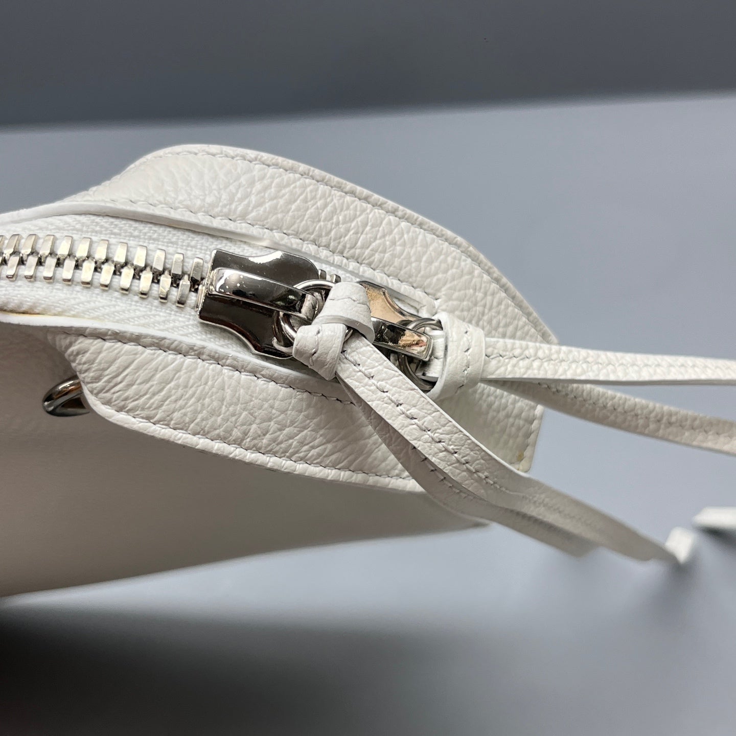 Balenciaga - Motorcycle Crossbody Pouch - Grained leather - White - (Mini)
