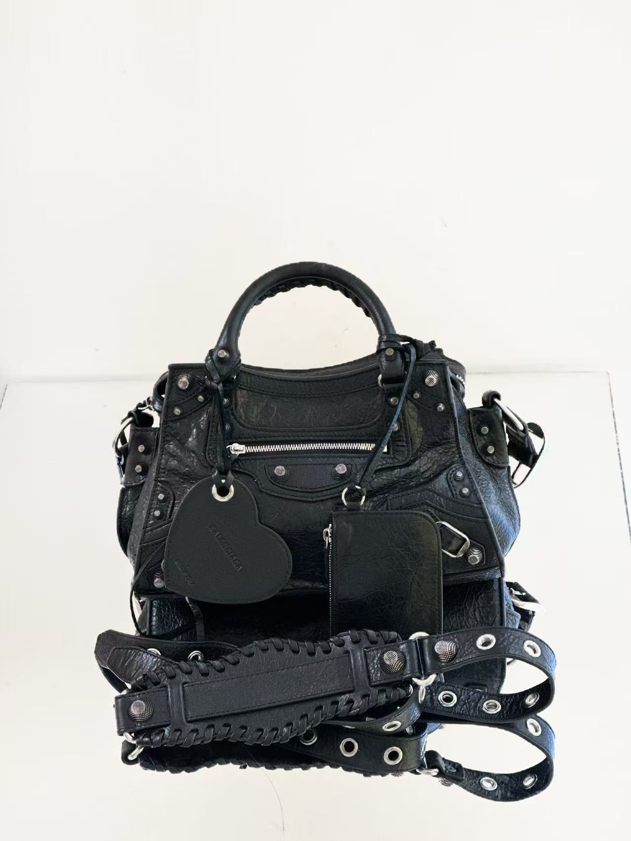 Balenciaga - Neo Cagole City - Distressed lambskin leather - Black - (small)