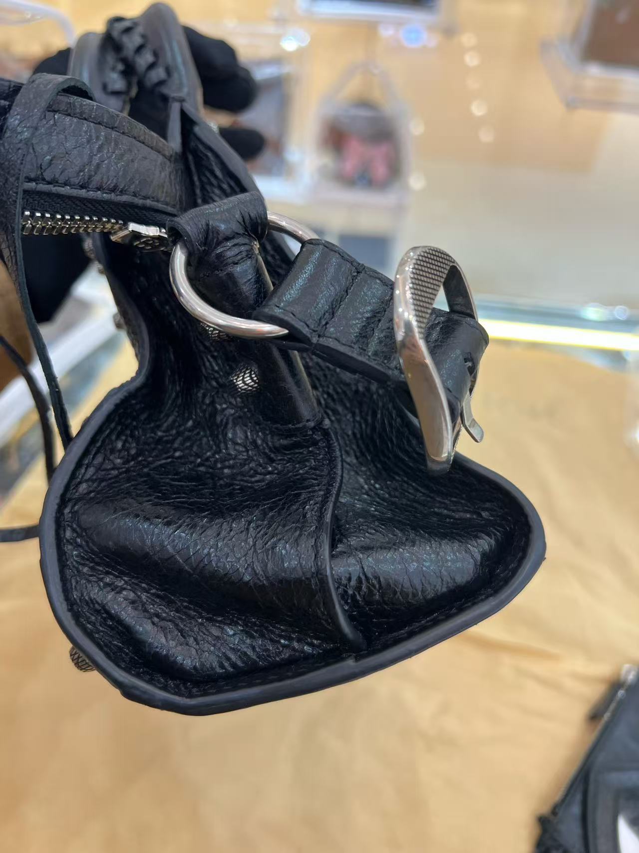 Balenciaga - Neo Cagole City - Distressed lambskin leather - Black - (small)