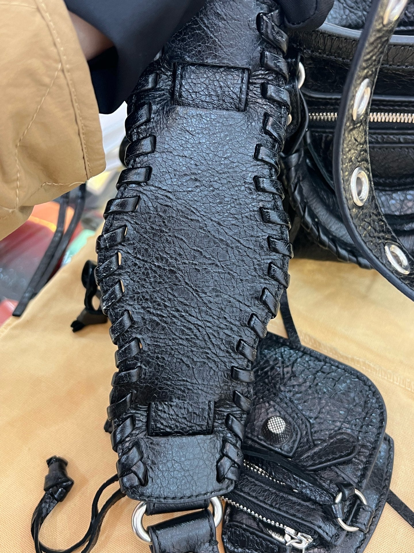 Balenciaga - Neo Cagole - Leather - Black - (Small)