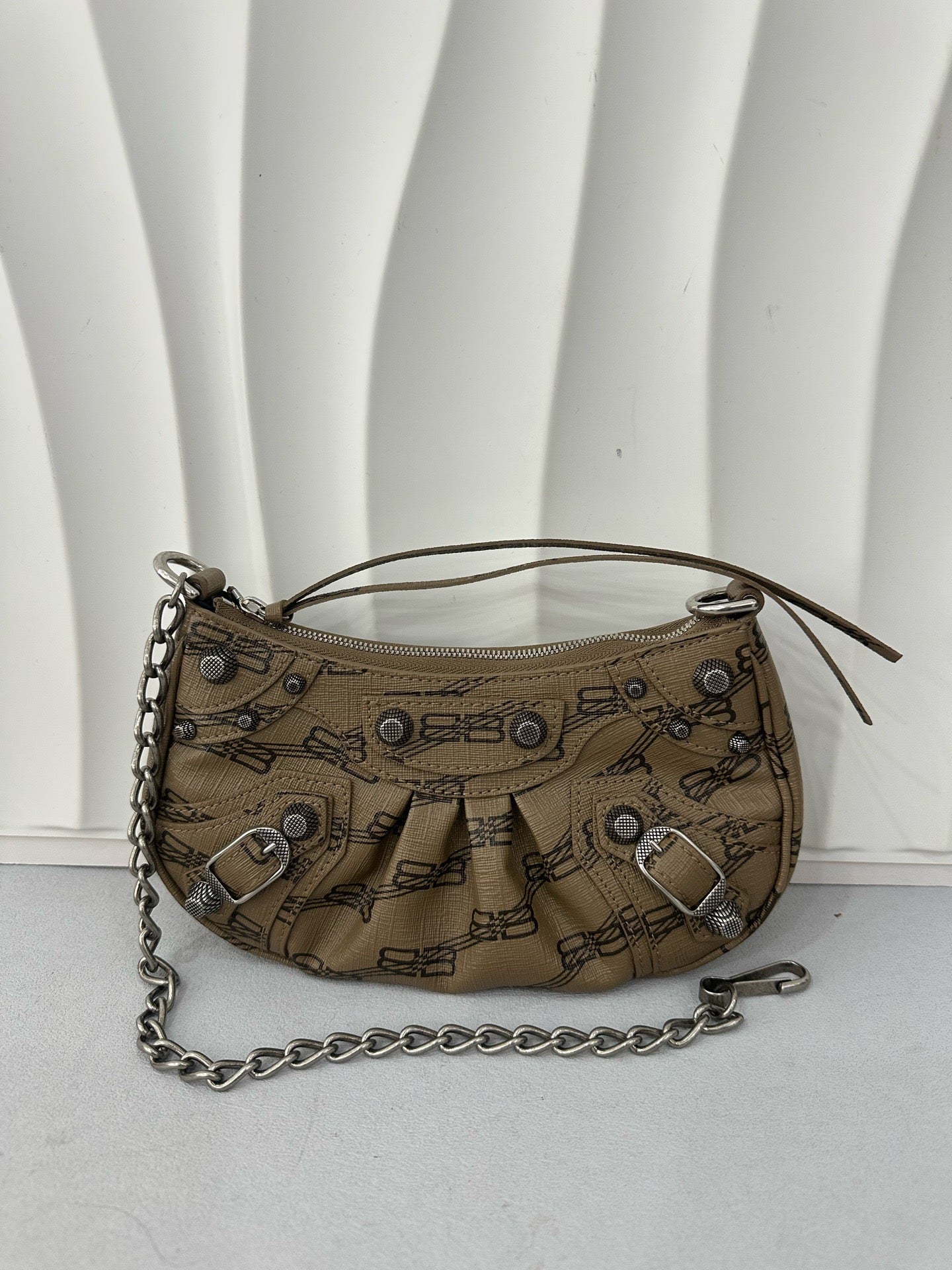 Balenciaga - Other - Leather - Beige - (mini)