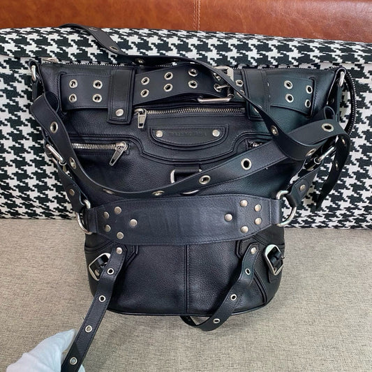 Balenciaga - Other - Leather - Black - (medium)