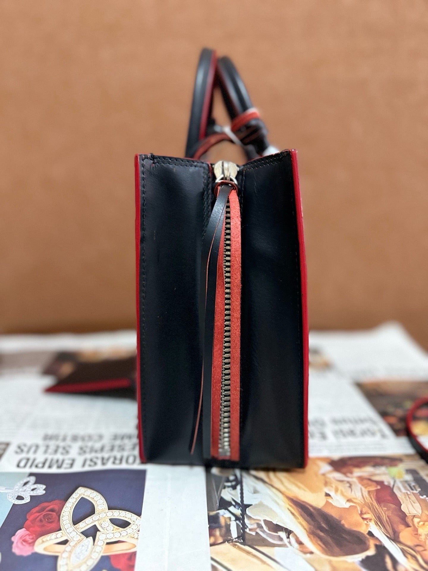 Balenciaga - Other - Leather - Black - (medium)