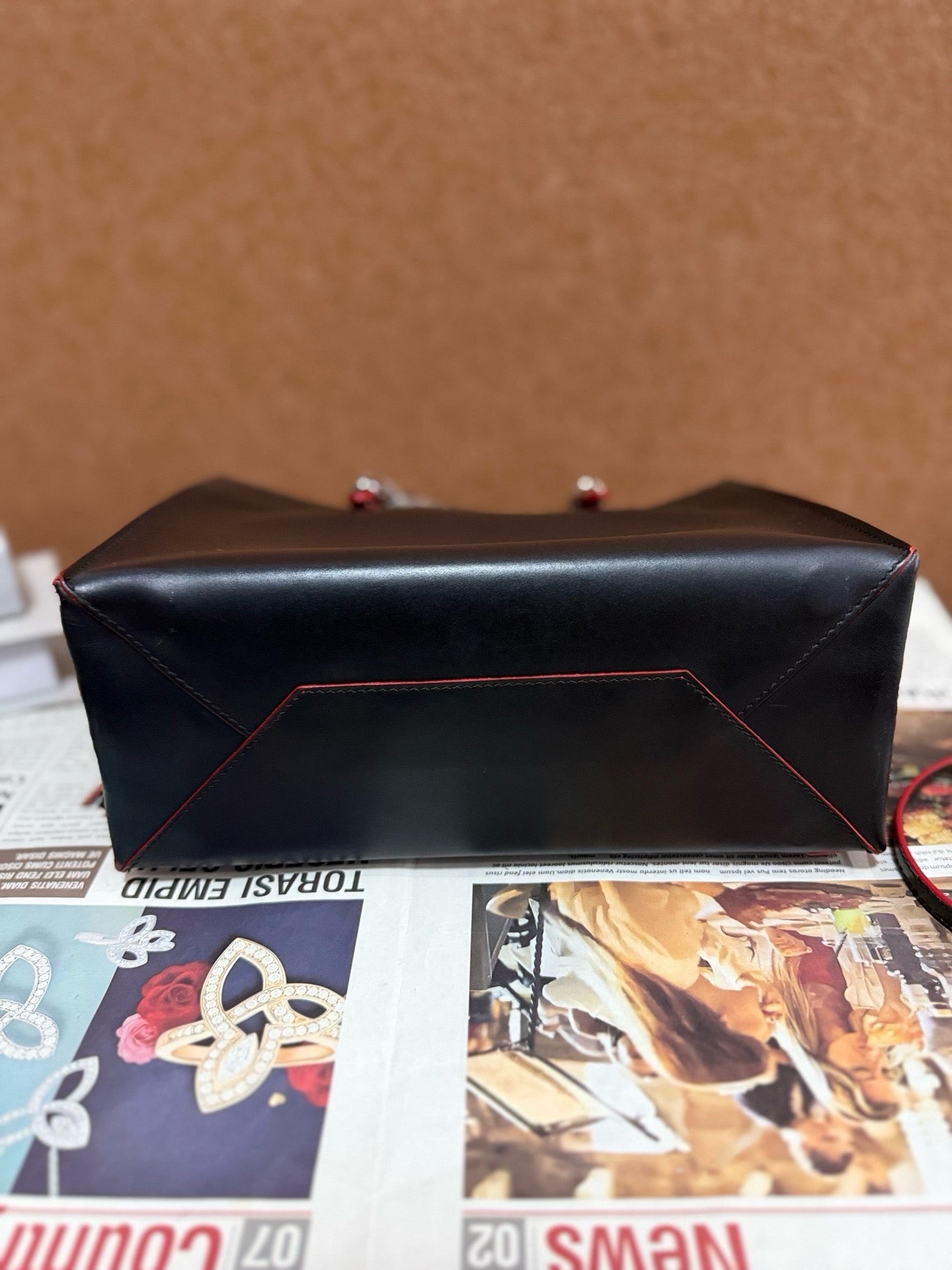 Balenciaga - Other - Leather - Black - (medium)