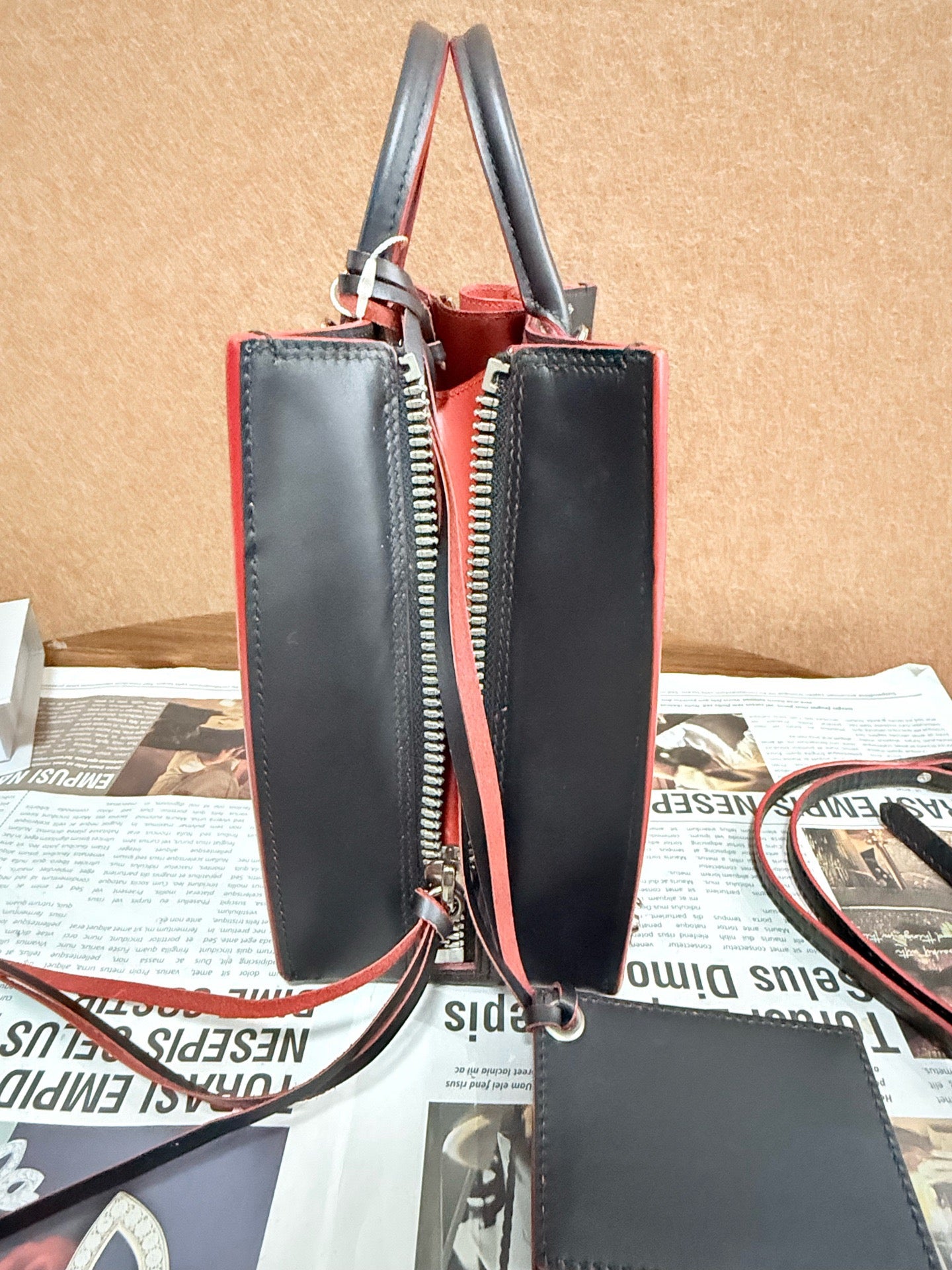 Balenciaga - Other - Leather - Black - (medium)