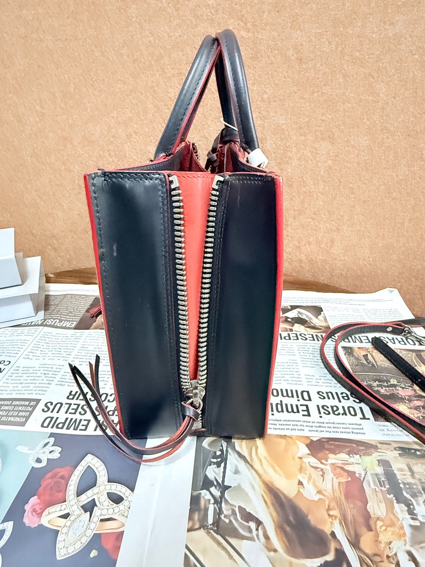Balenciaga - Other - Leather - Black - (medium)