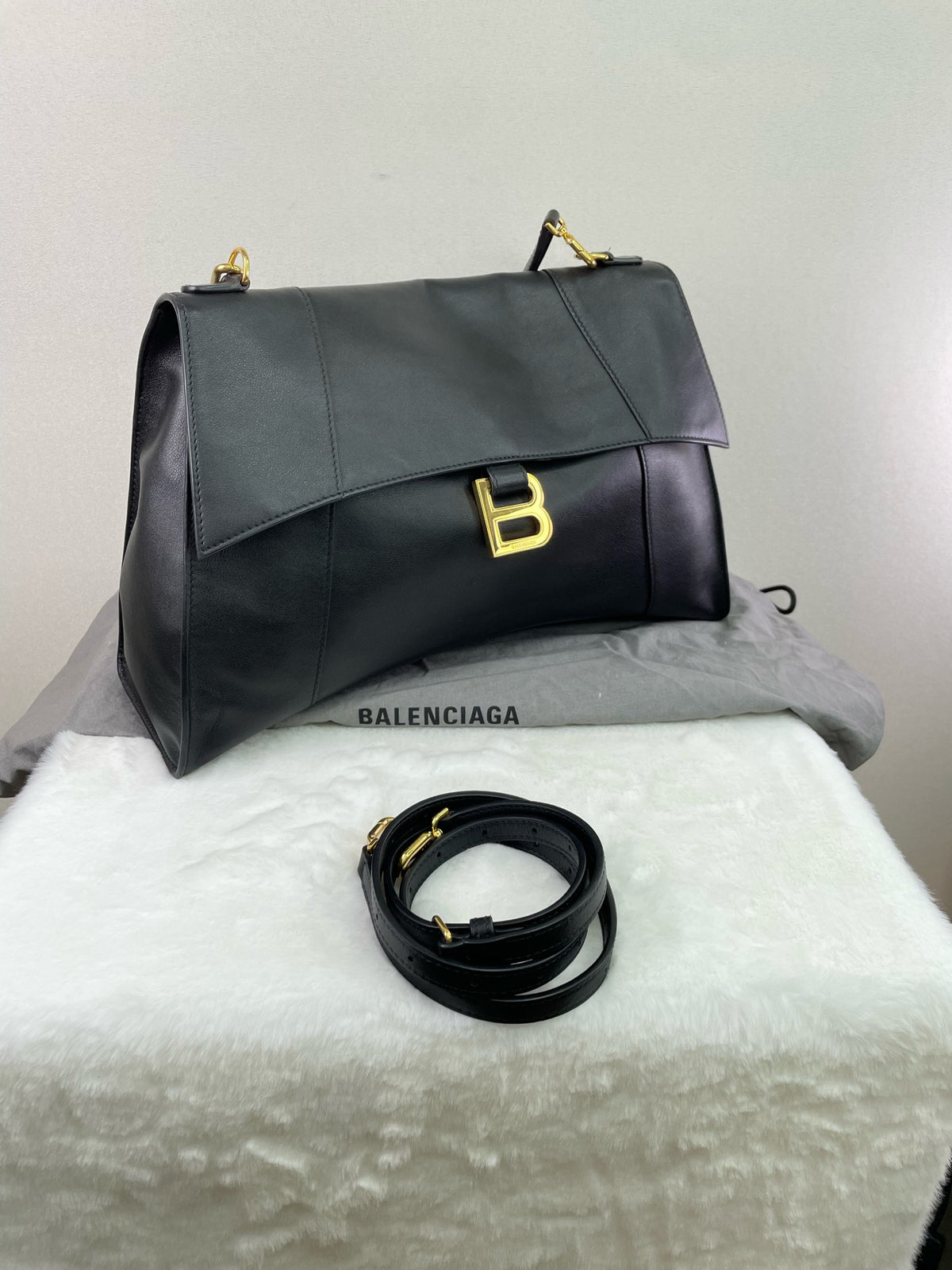 Balenciaga - Other - Leather - Black - (medium)