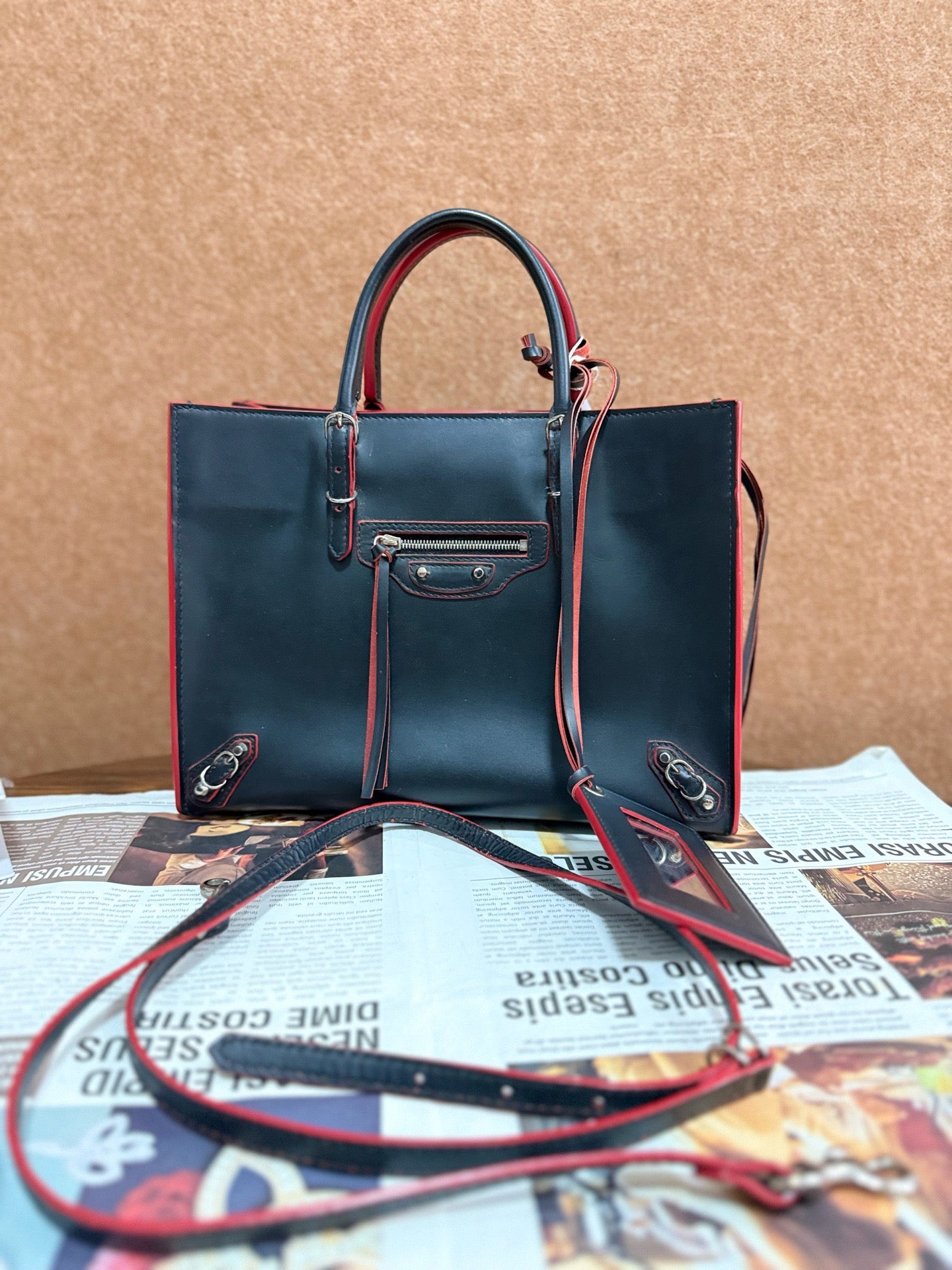 Balenciaga - Other - Leather - Black - (medium)