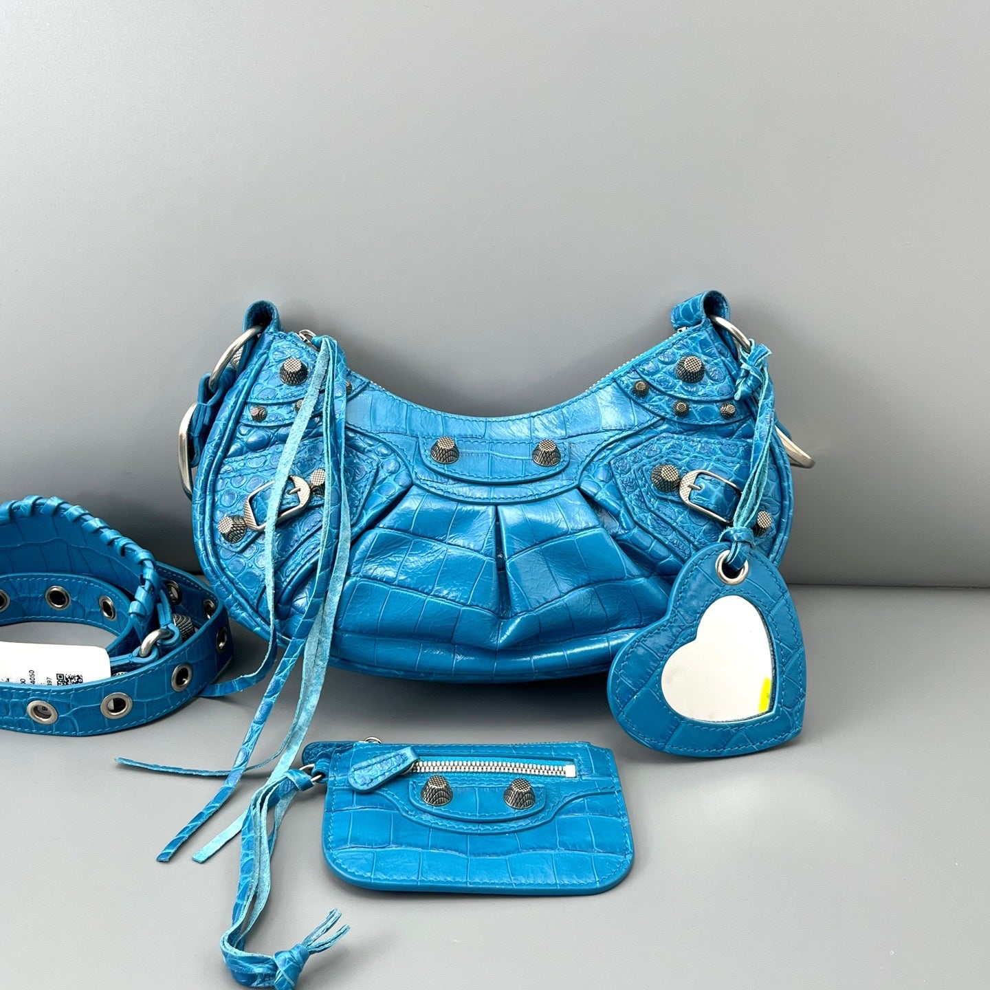 Balenciaga - Other - Leather - Blue - (small)