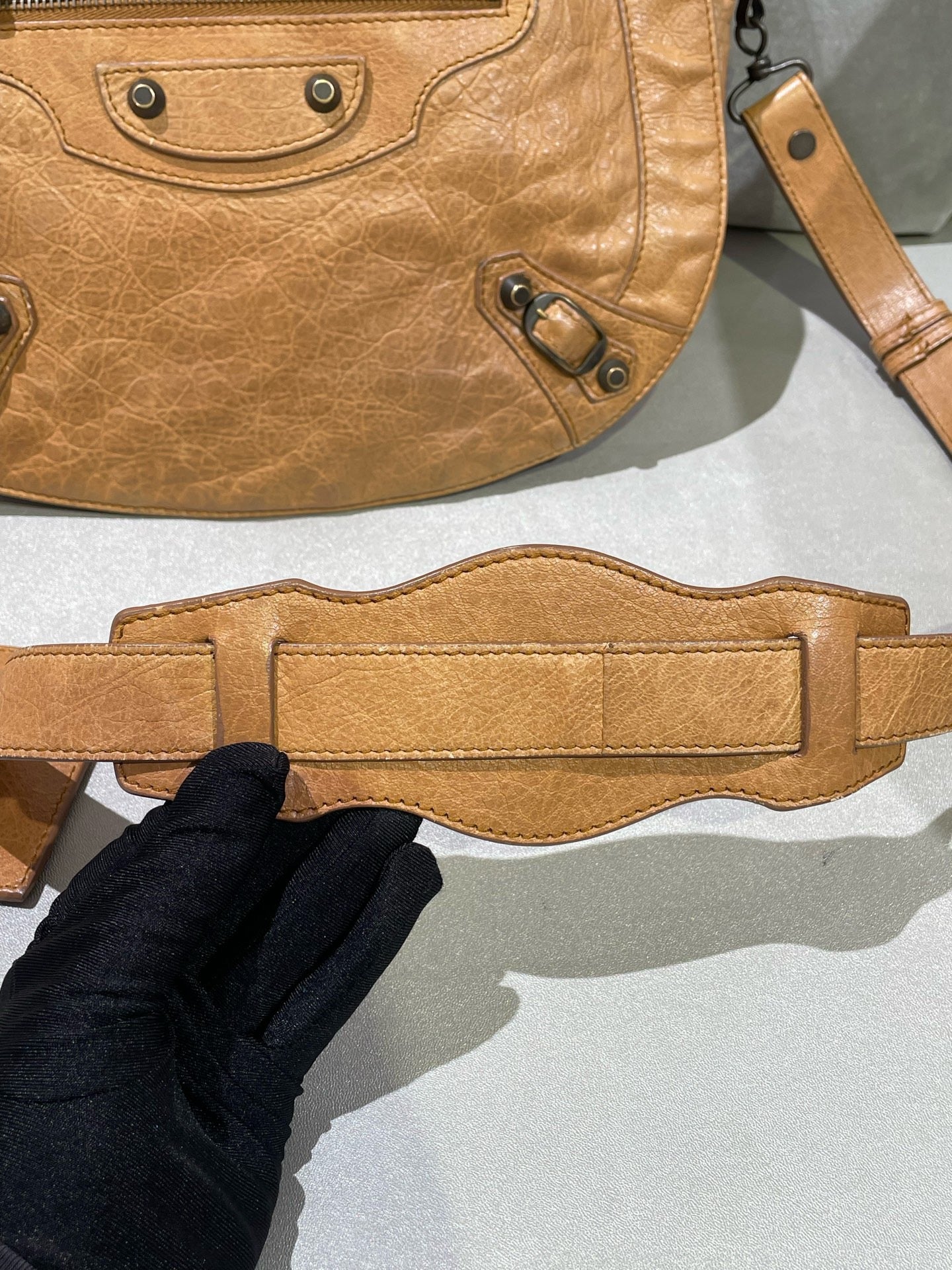 Balenciaga - Other - Leather - Camel - (medium)