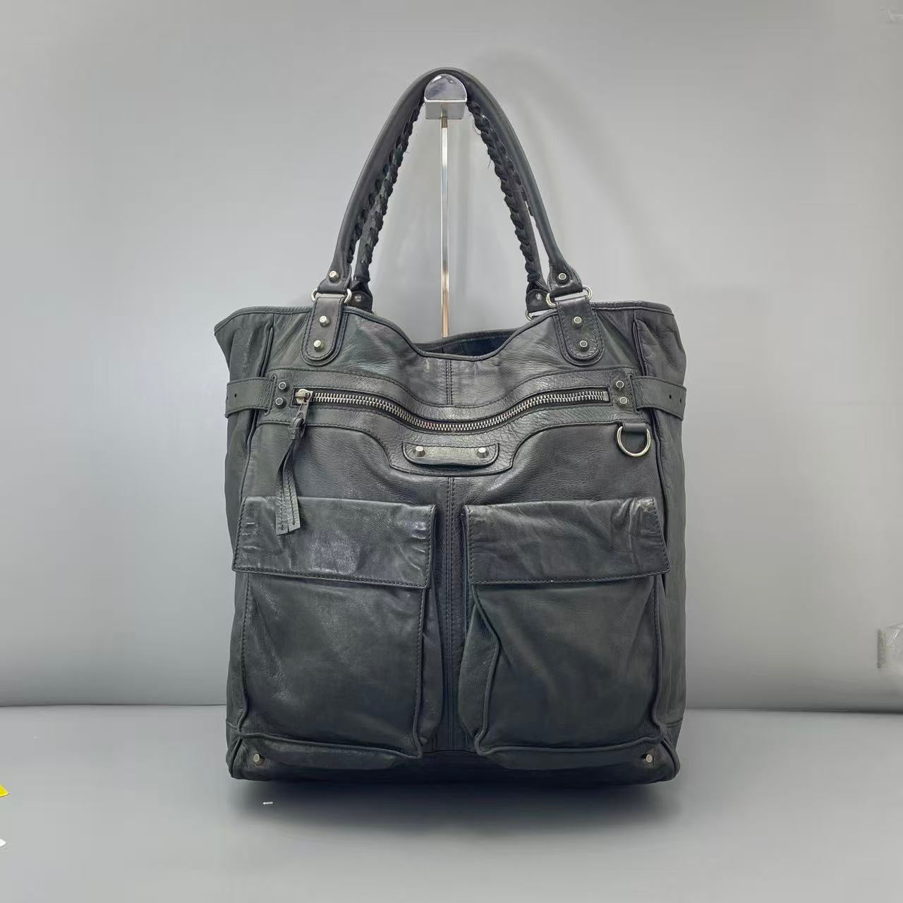 Balenciaga - Other - Leather - Green - (large)